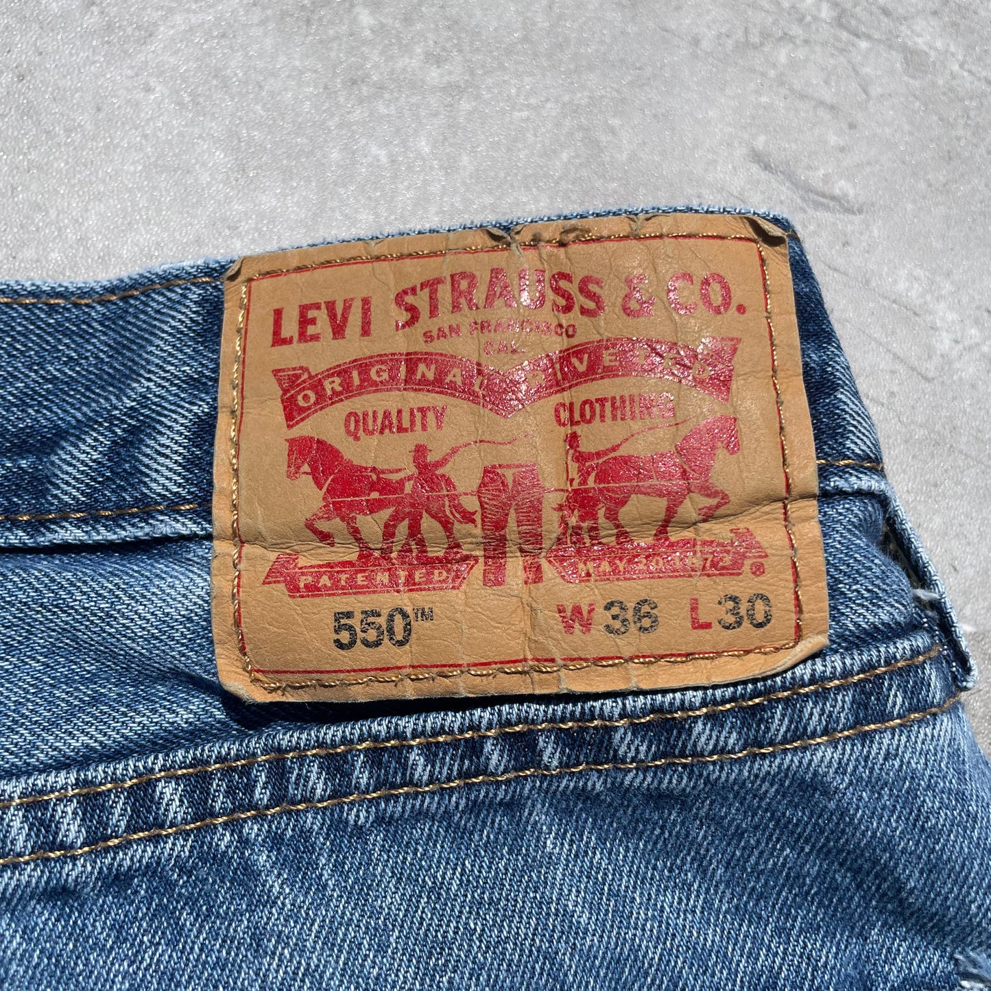 00s Levi’s 550 36x30