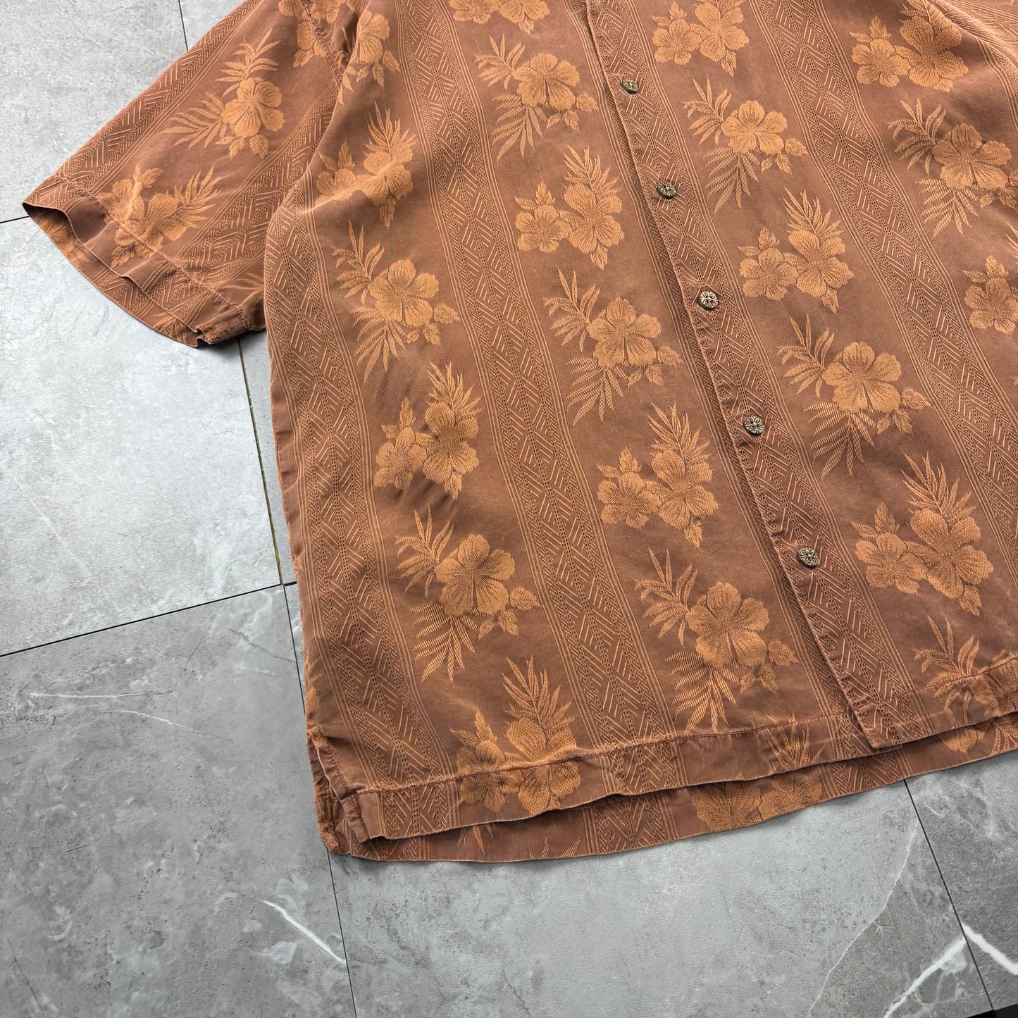00s~ Tommy Bahama Brown Hibiscus 100% Silk Open Collar Shirt