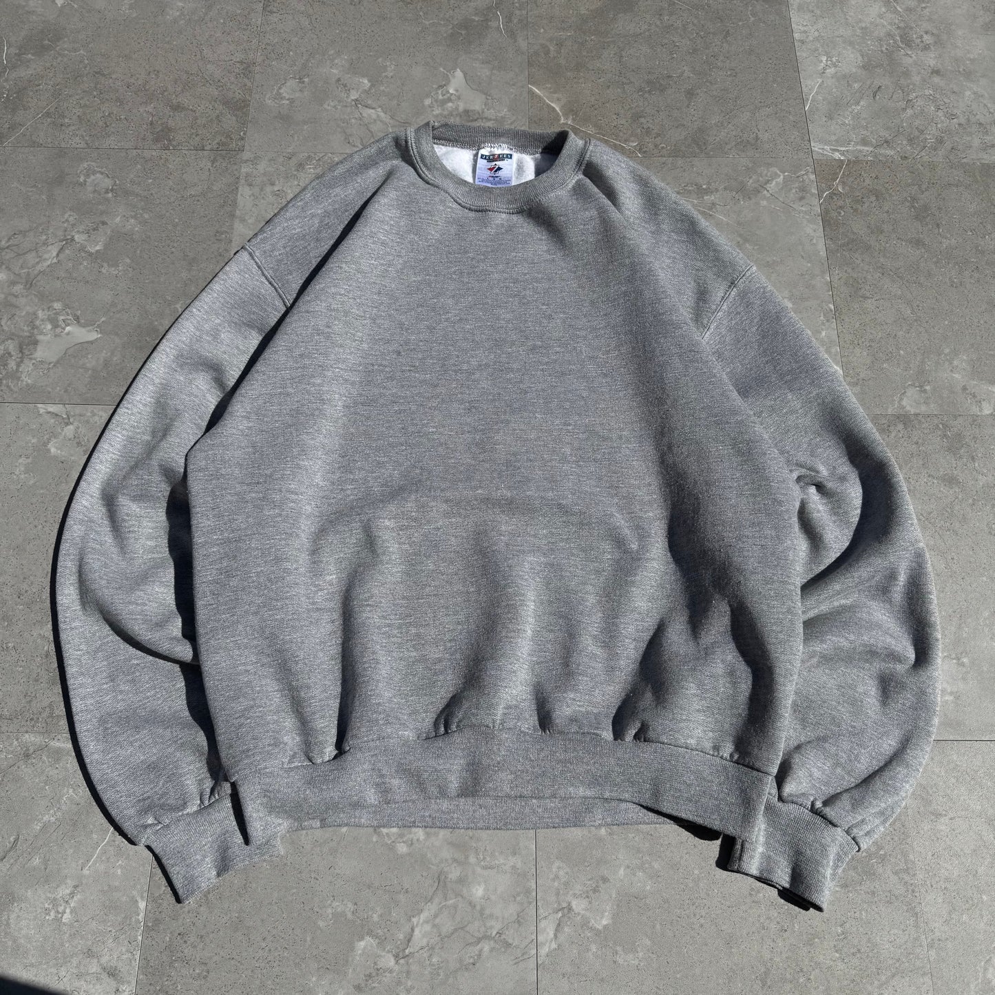 90s-00s Jerzees Gray Crewneck Sweatshirt KiiChain Clothing