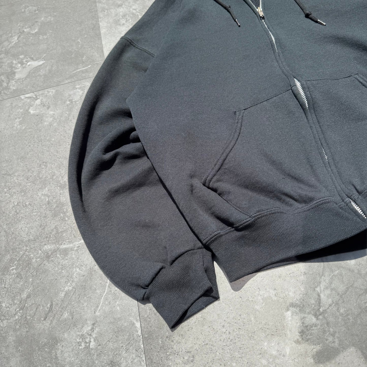 90s Russell Athletic Black Zip-Up Hoodie KiiChain Clothing