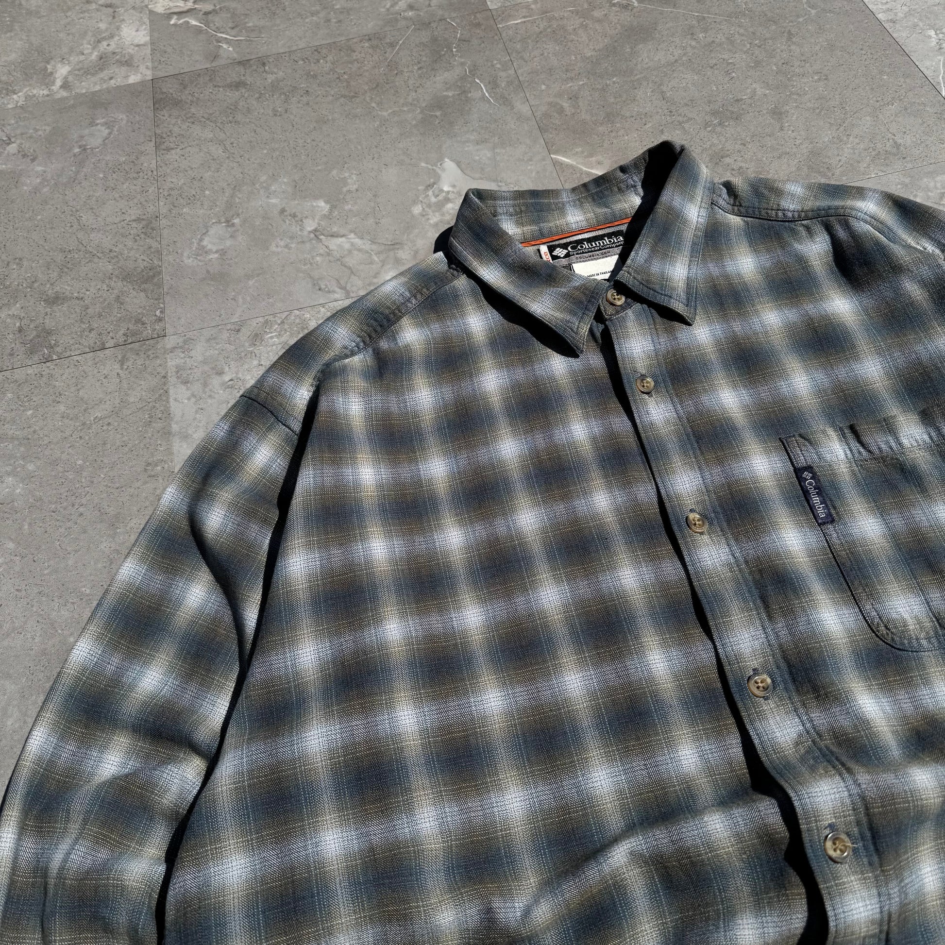 00s Columbia Shadow Checkered Long Sleeve Shirt KiiChain Clothing