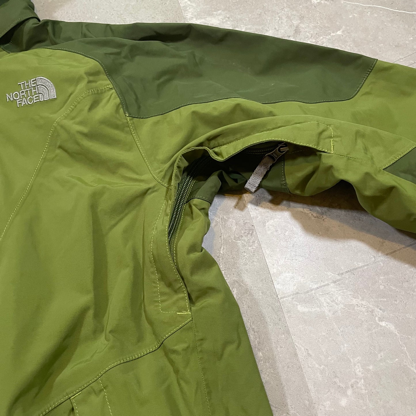 00s The North Face Shell Jacket