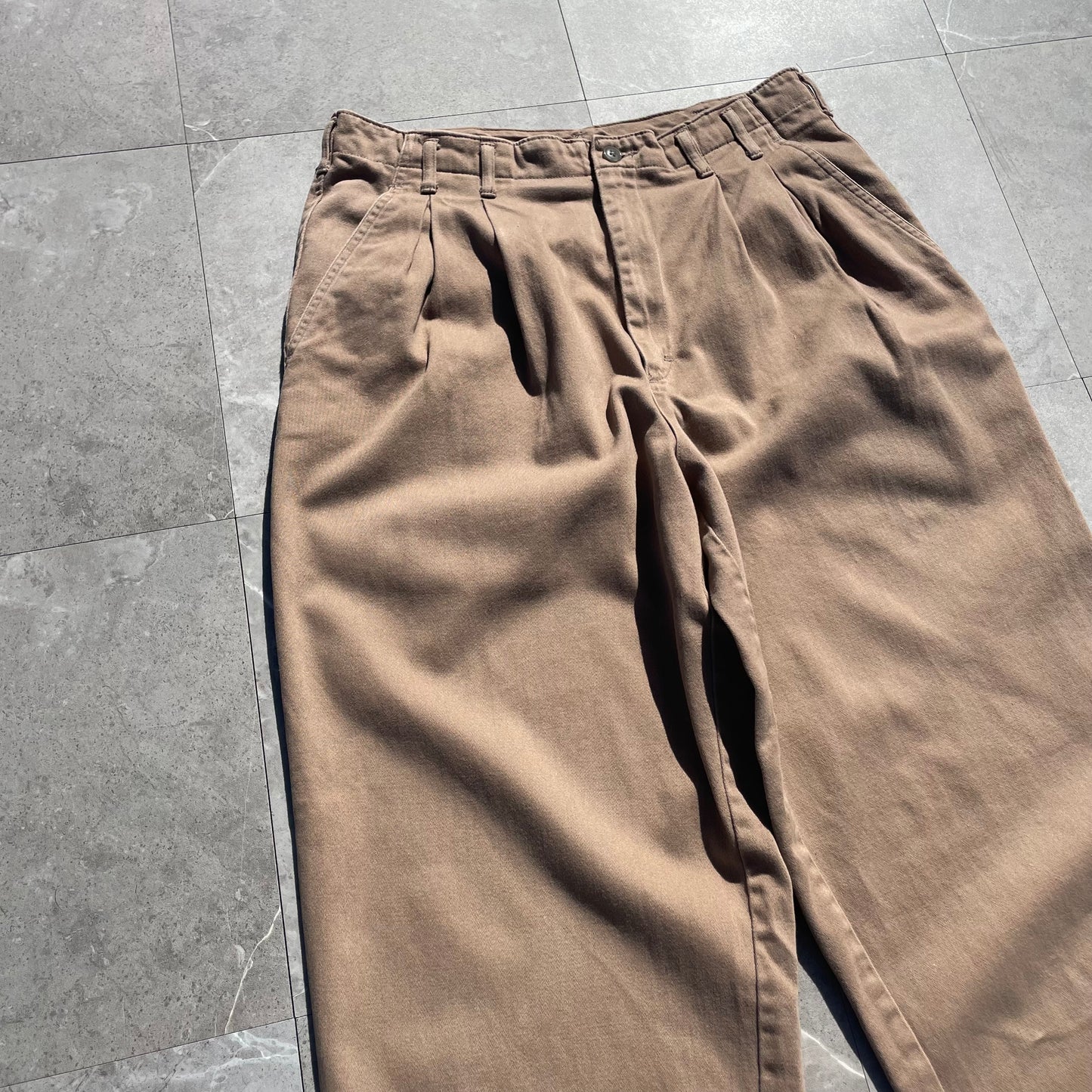 80s-90s Lands' End Beige Two-Tuck Chino Pants Size 32