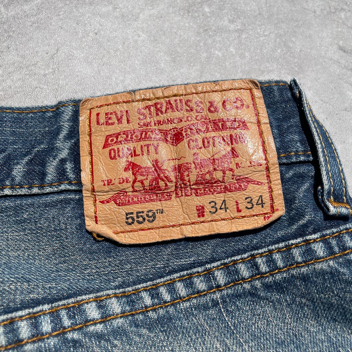 00s Levi’s 559 Repaired Denim 34x34