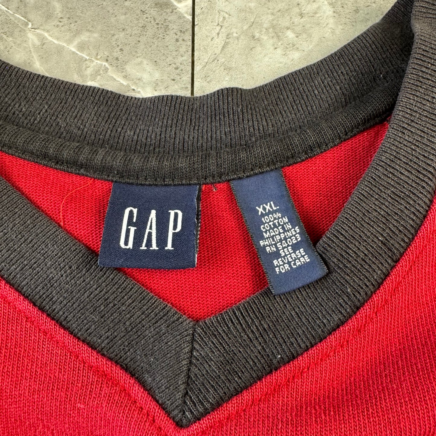 90s-00s Gap Black & Red Heavyweight Knitted Raglan V-Neck T-Shirt
