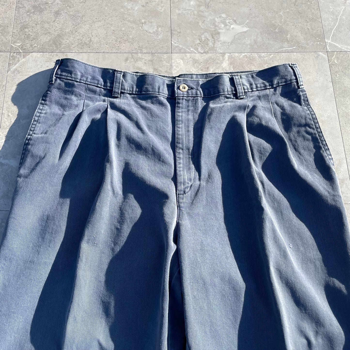 80s-90s Dockers Made in USA Two-Tuck Pleated Faded Blue Chino Pants 33x31