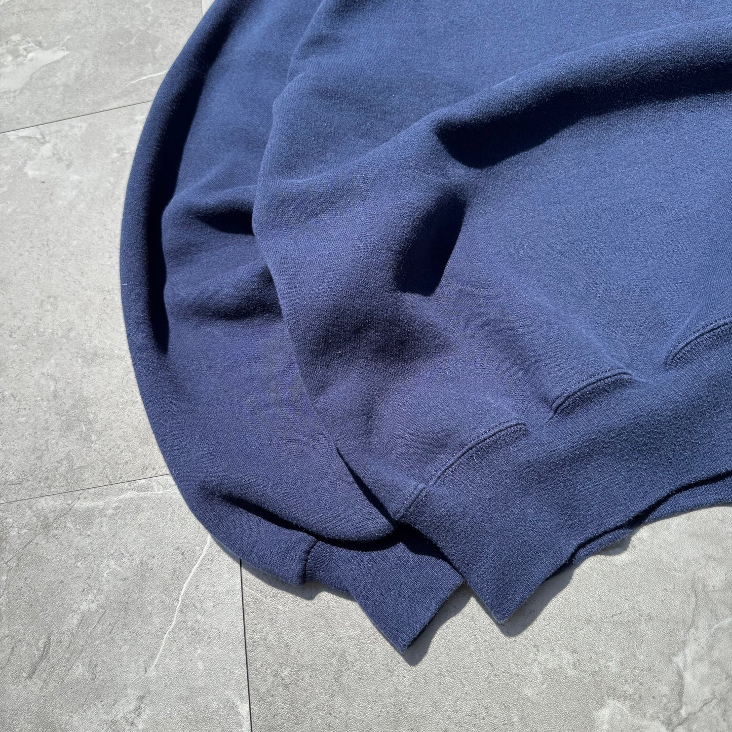 90s Russell Athletic Navy Crewneck Sweatshirt KiiChain Clothing