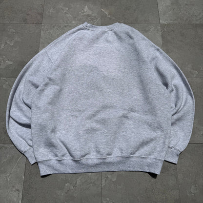 00s Gildan Gray Crewneck Sweatshirt KiiChain Clothing