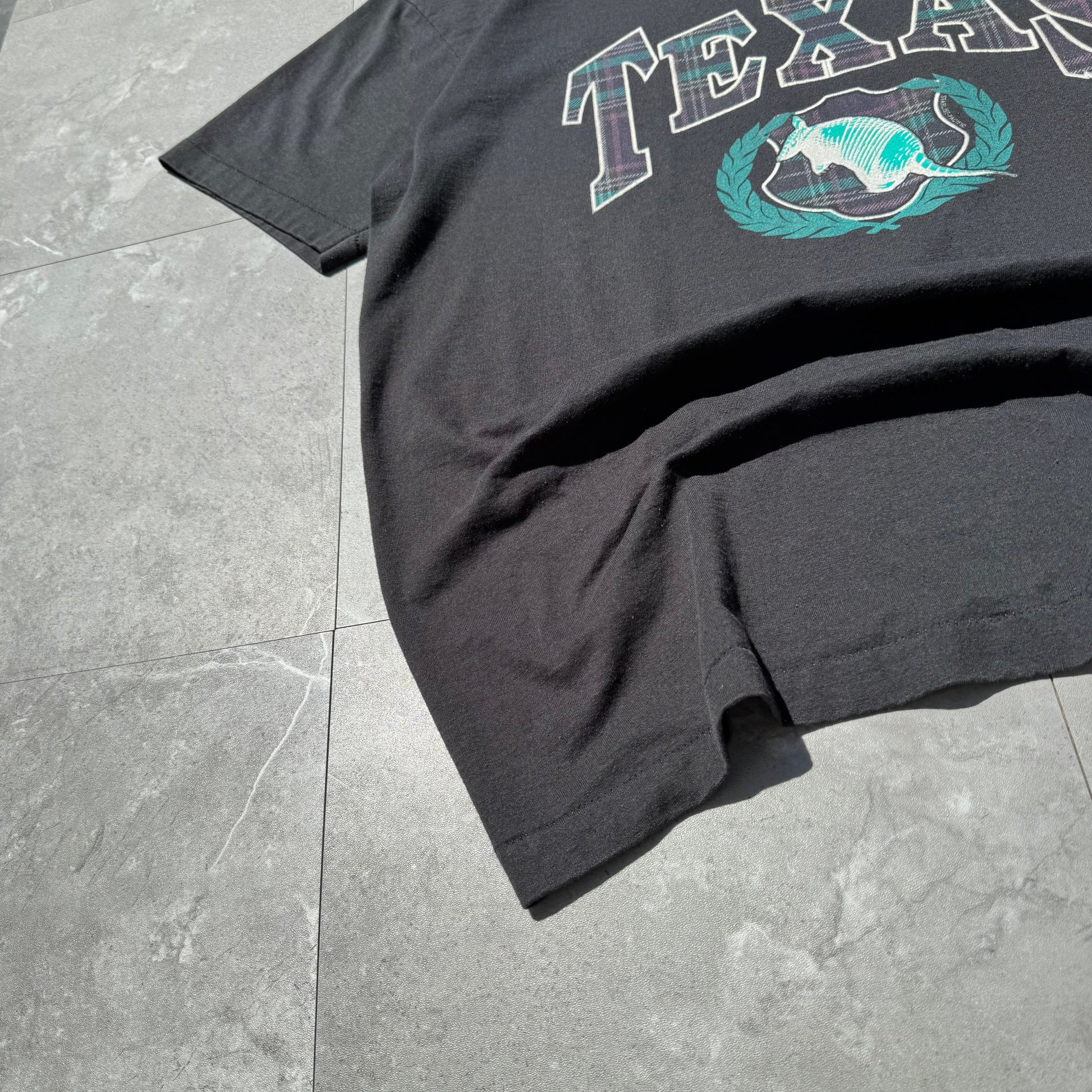 90s Fruit of the Loom Faded Black Made in USA Texas Graphic Tee KiiChain Clothing