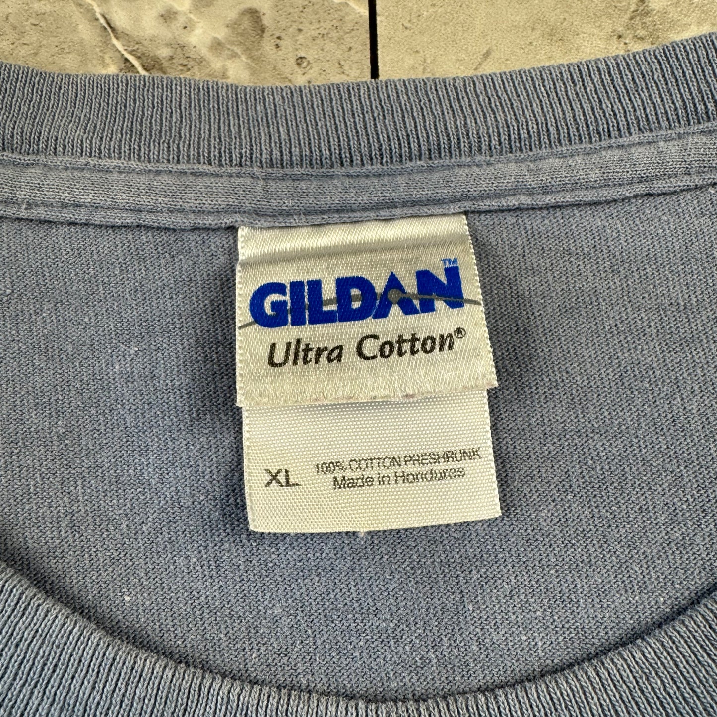 90s-00s Gildan Hershey's Blue Embroidered Logo T-Shirt