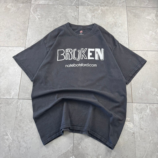00s Hanes Broken Black Graphic T-Shirt