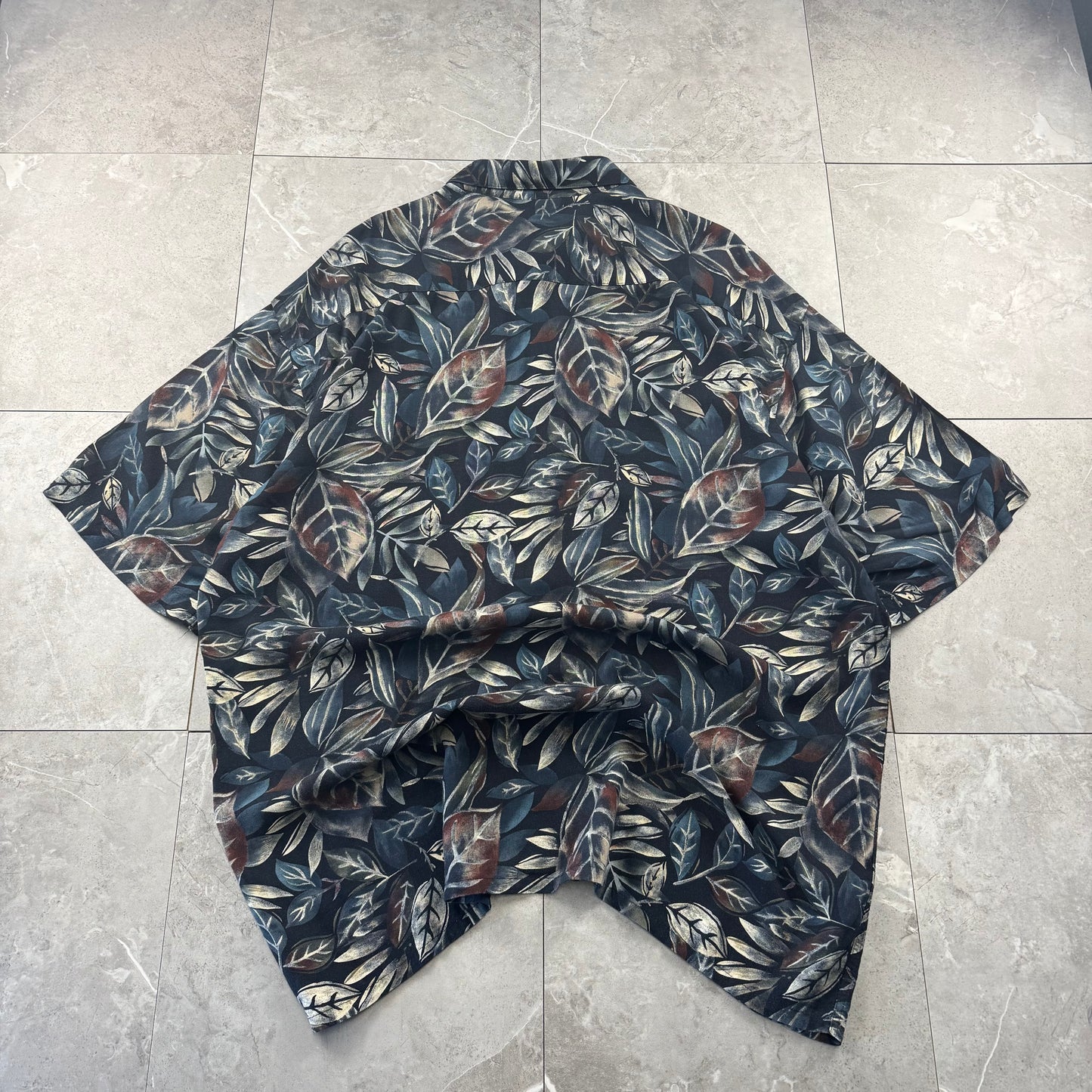 80s-90s Pierre Cardin Black Leaf Pattern 100% Rayon Short Sleeve Shirt XL