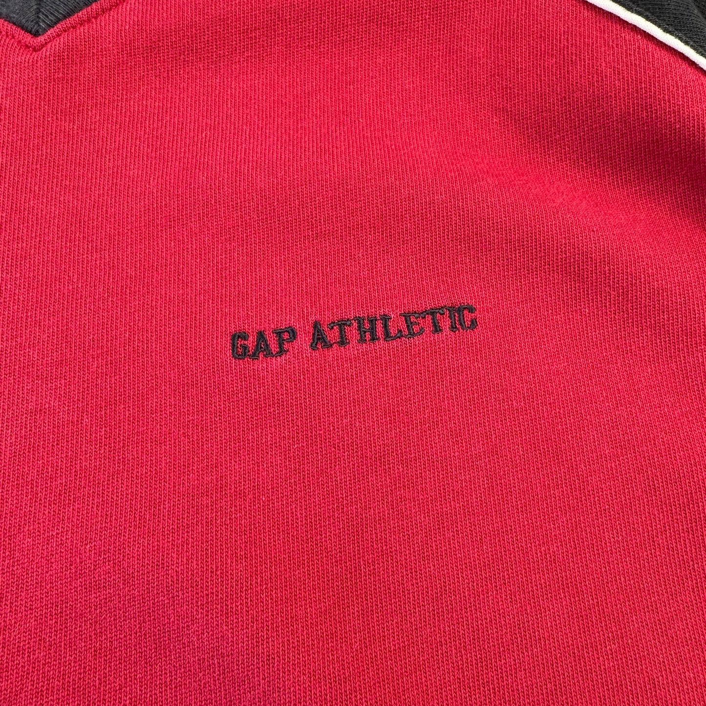 90s-00s Gap Black & Red Heavyweight Knitted Raglan V-Neck T-Shirt