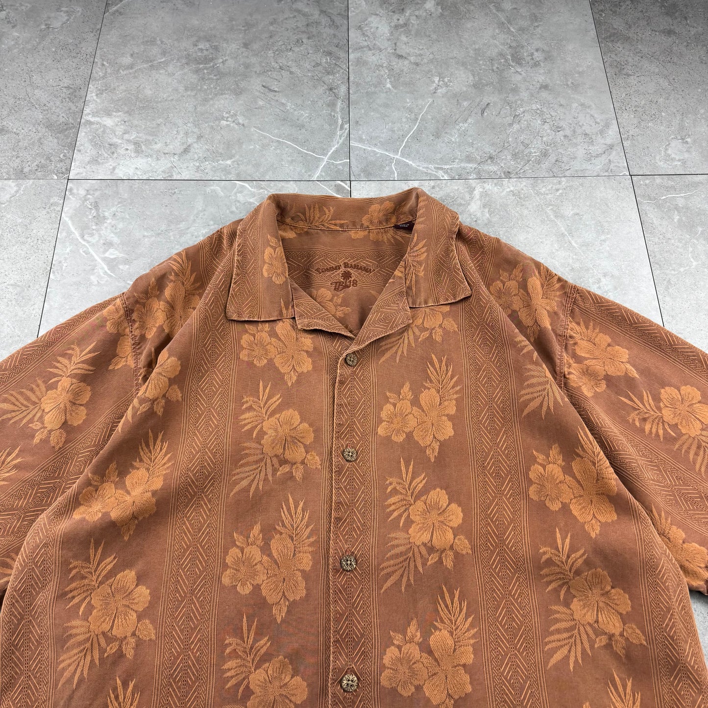00s~ Tommy Bahama Brown Hibiscus 100% Silk Open Collar Shirt