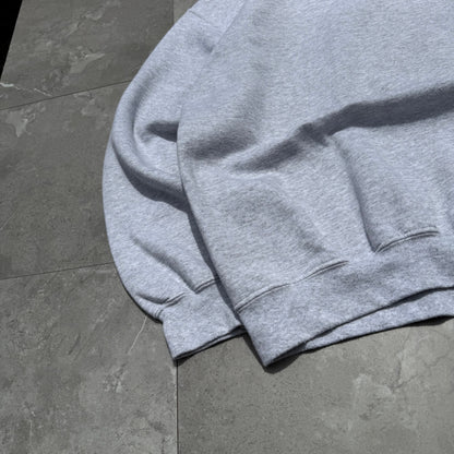 00s Gildan Gray Crewneck Sweatshirt KiiChain Clothing