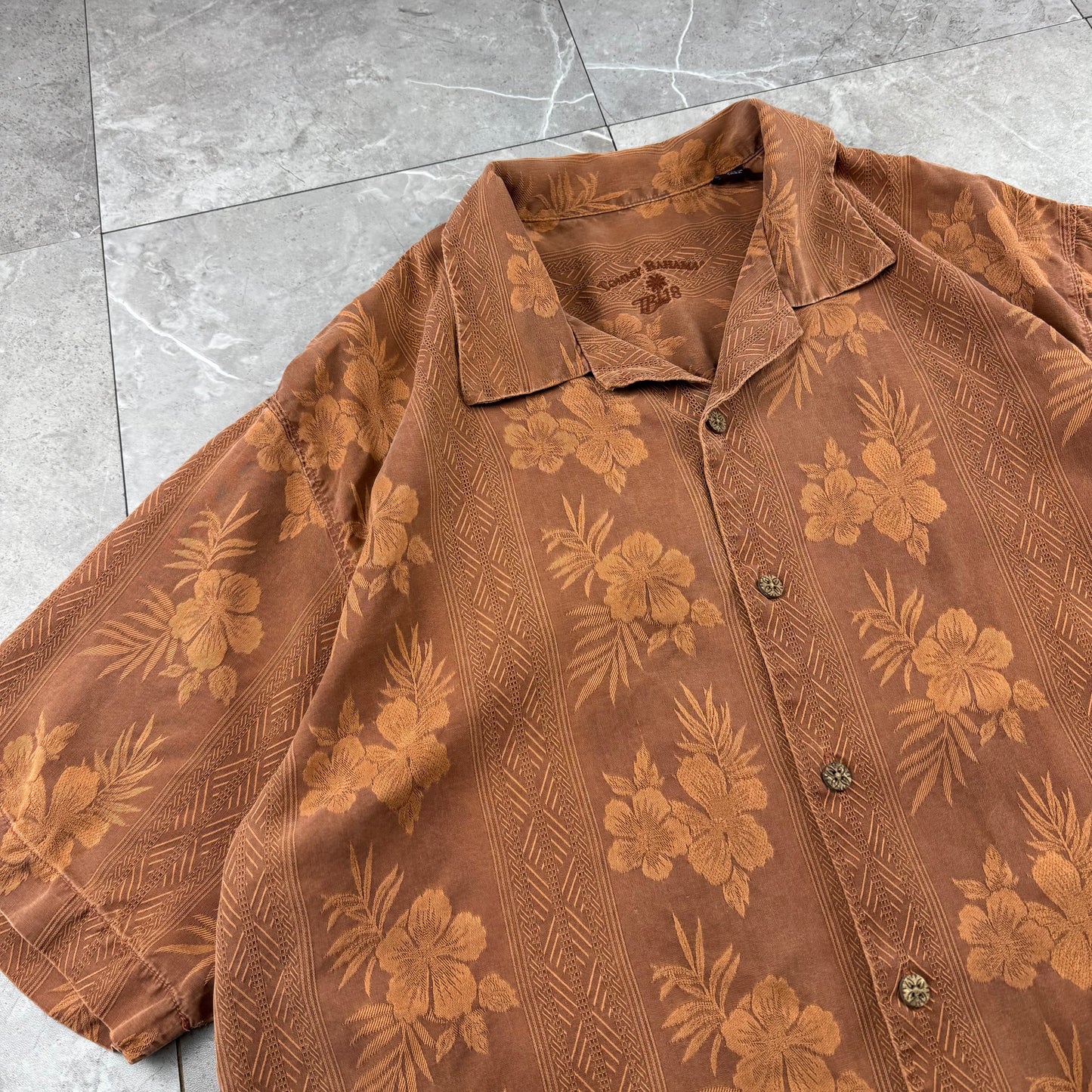 00s~ Tommy Bahama Brown Hibiscus 100% Silk Open Collar Shirt
