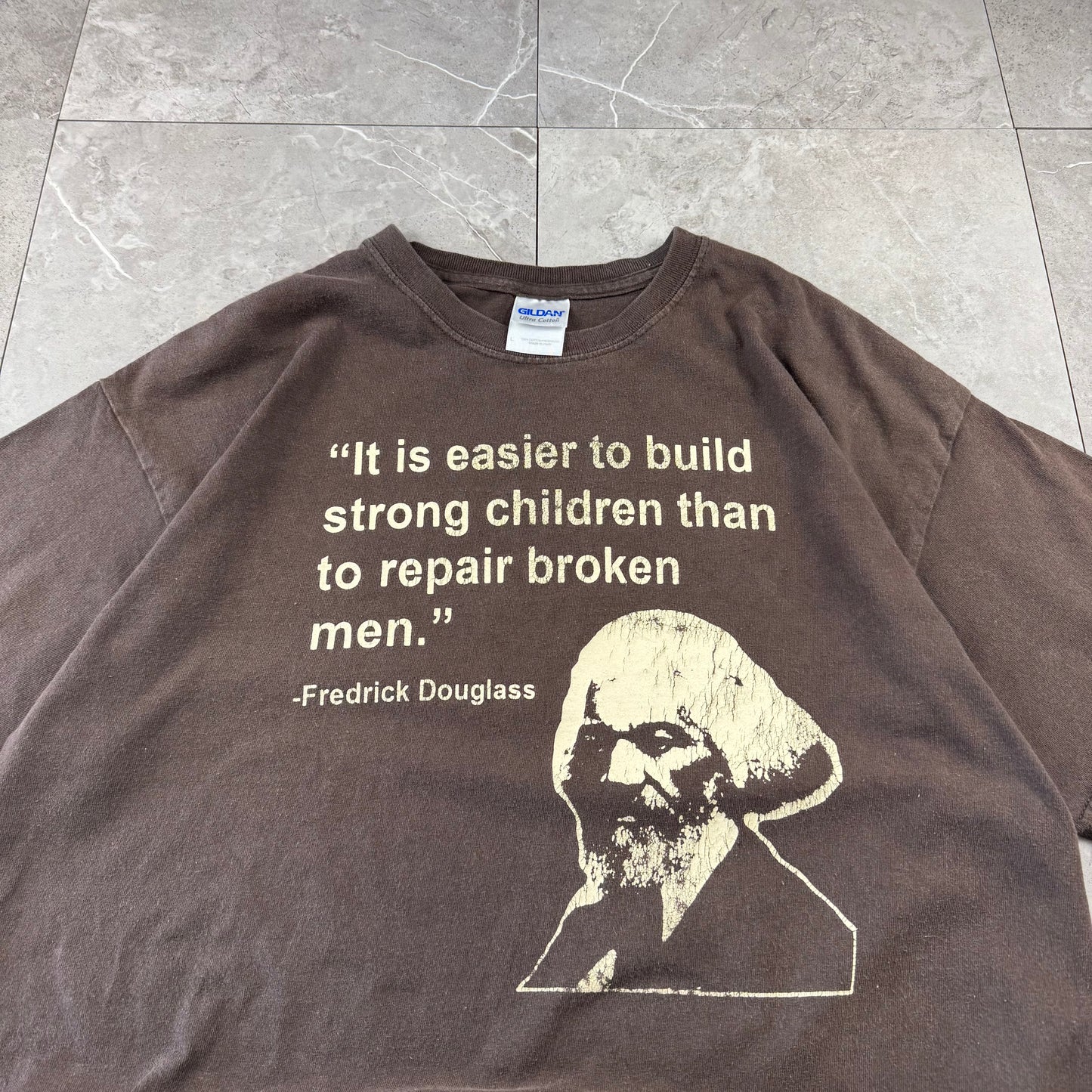 90s-00s Gildan Frederick Douglas Brown Quote Graphic T-Shirt