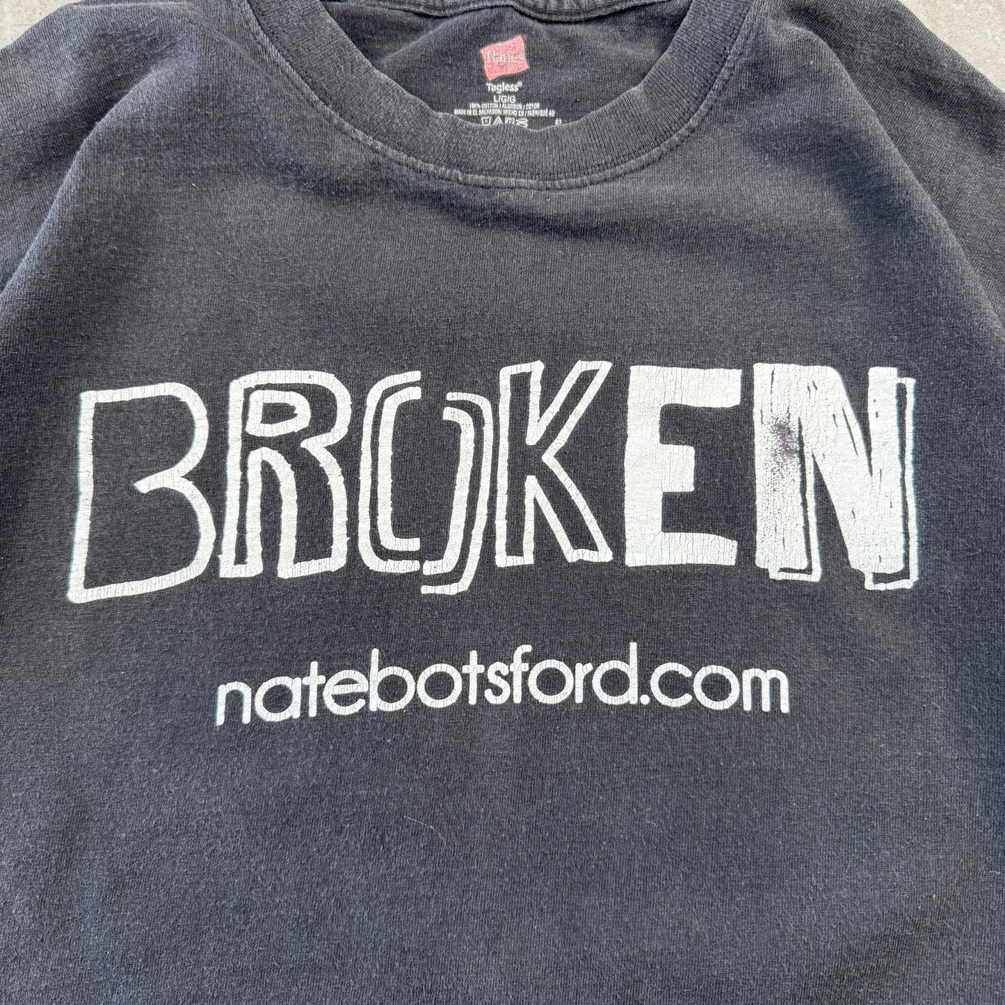00s Hanes Broken Black Graphic T-Shirt