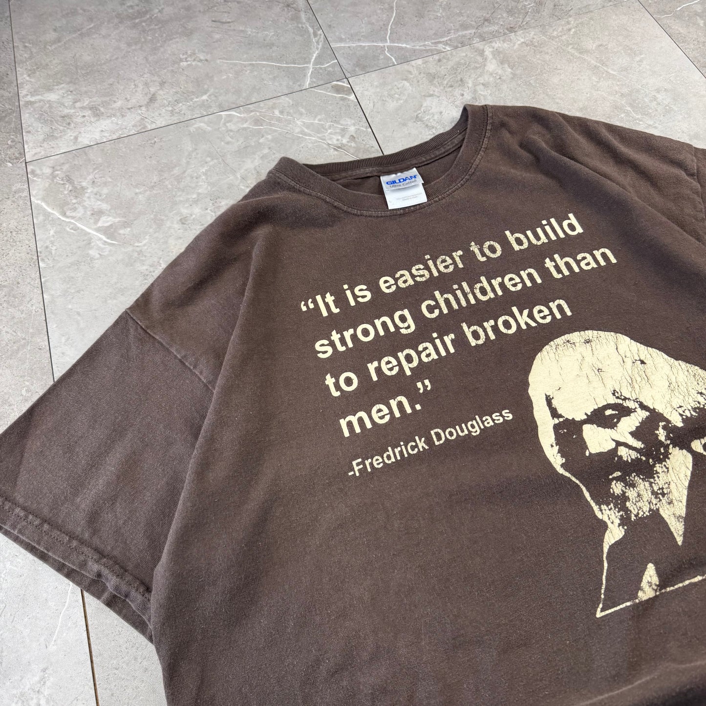 90s-00s Gildan Frederick Douglas Brown Quote Graphic T-Shirt