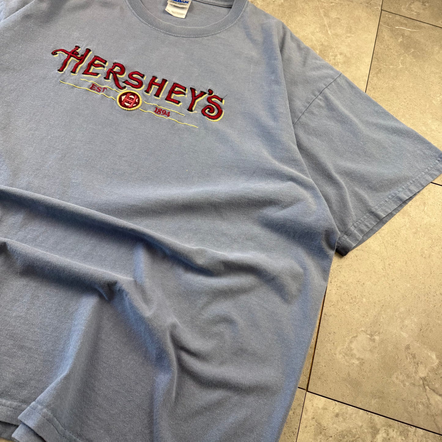90s-00s Gildan Hershey's Blue Embroidered Logo T-Shirt