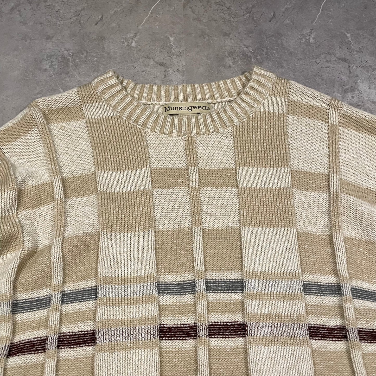 90s Munsingwear 3D Design Acrylic Knitted Sweater