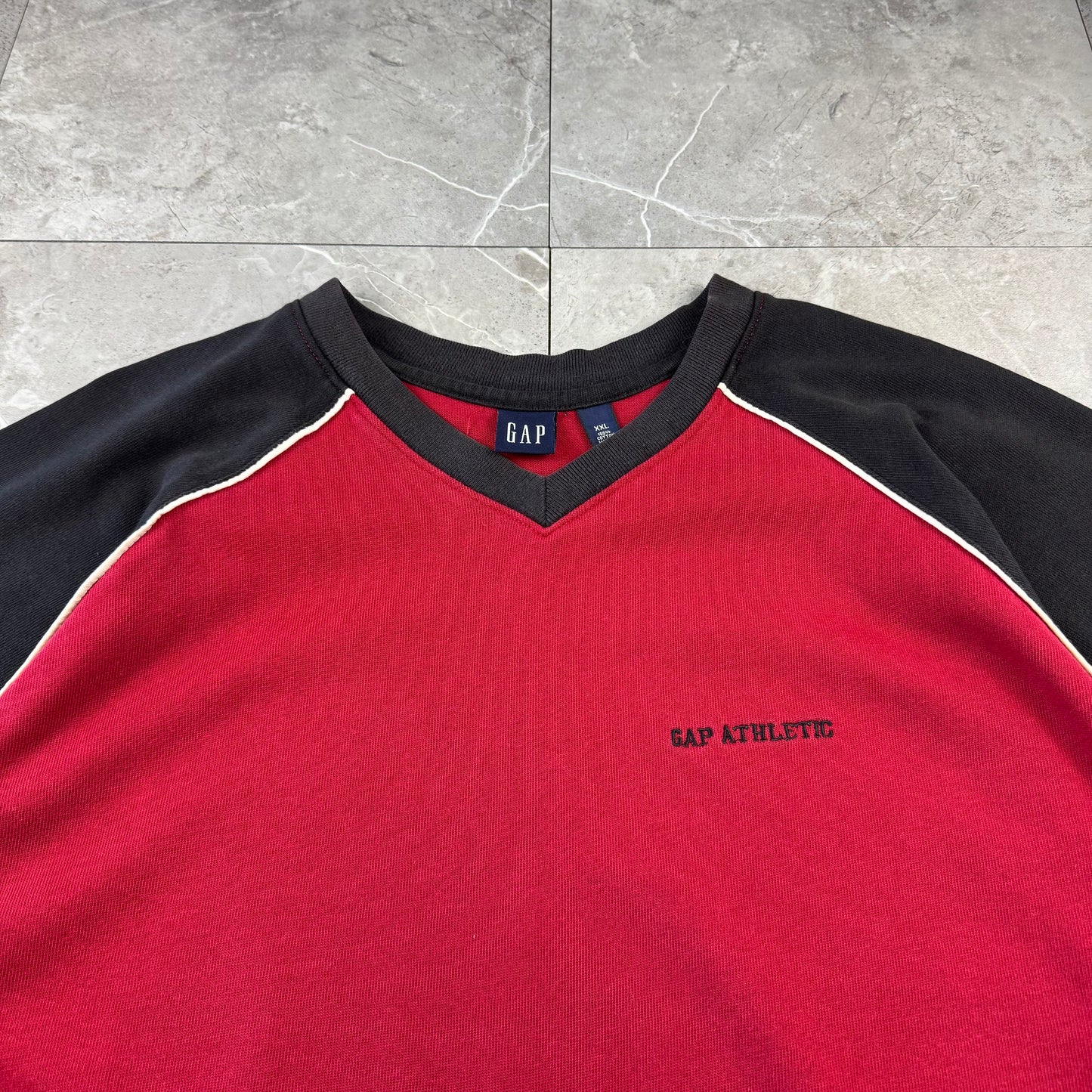 90s-00s Gap Black & Red Heavyweight Knitted Raglan V-Neck T-Shirt