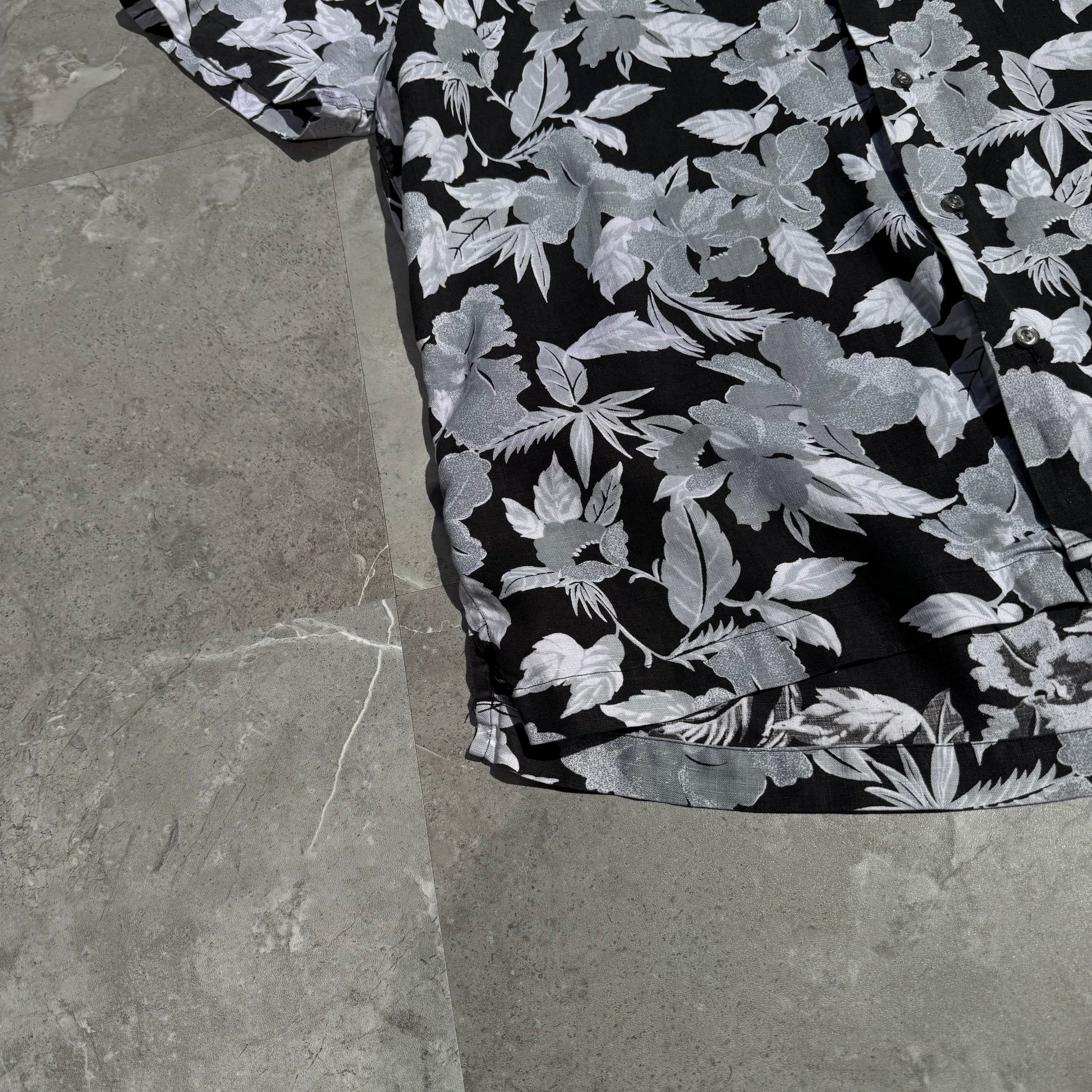 90s-00s Ralph Lauren “Forrest” 100% Linen Black Floral Open Collar Shirt KiiChain Clothing
