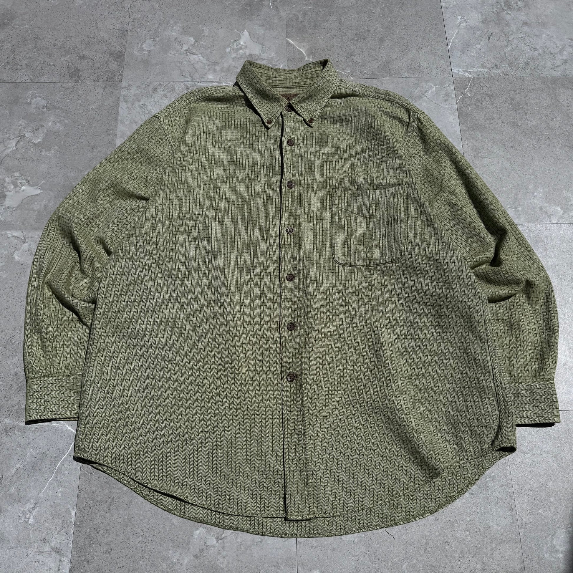 90s St. John's Bay Checkered Button Down Shirt KiiChain Clothing