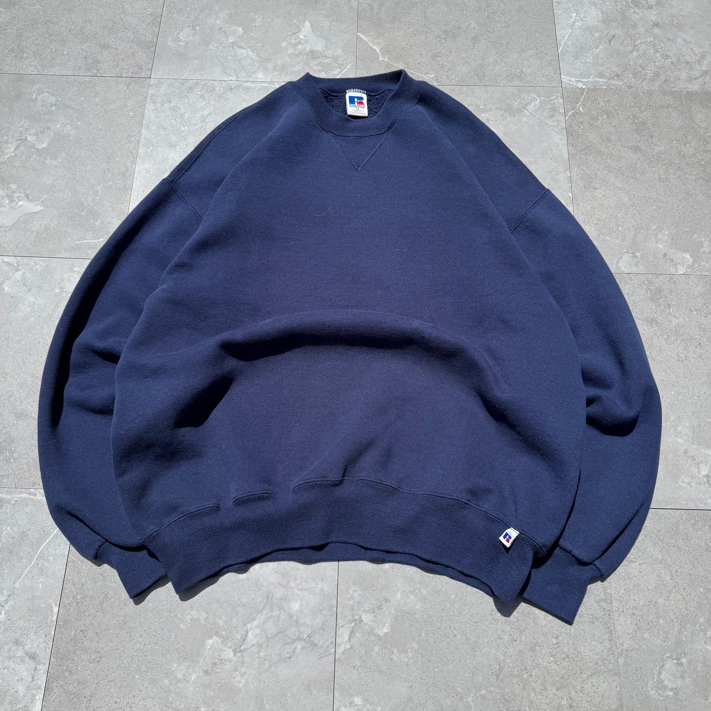 90s Russell Athletic Navy Crewneck Sweatshirt KiiChain Clothing