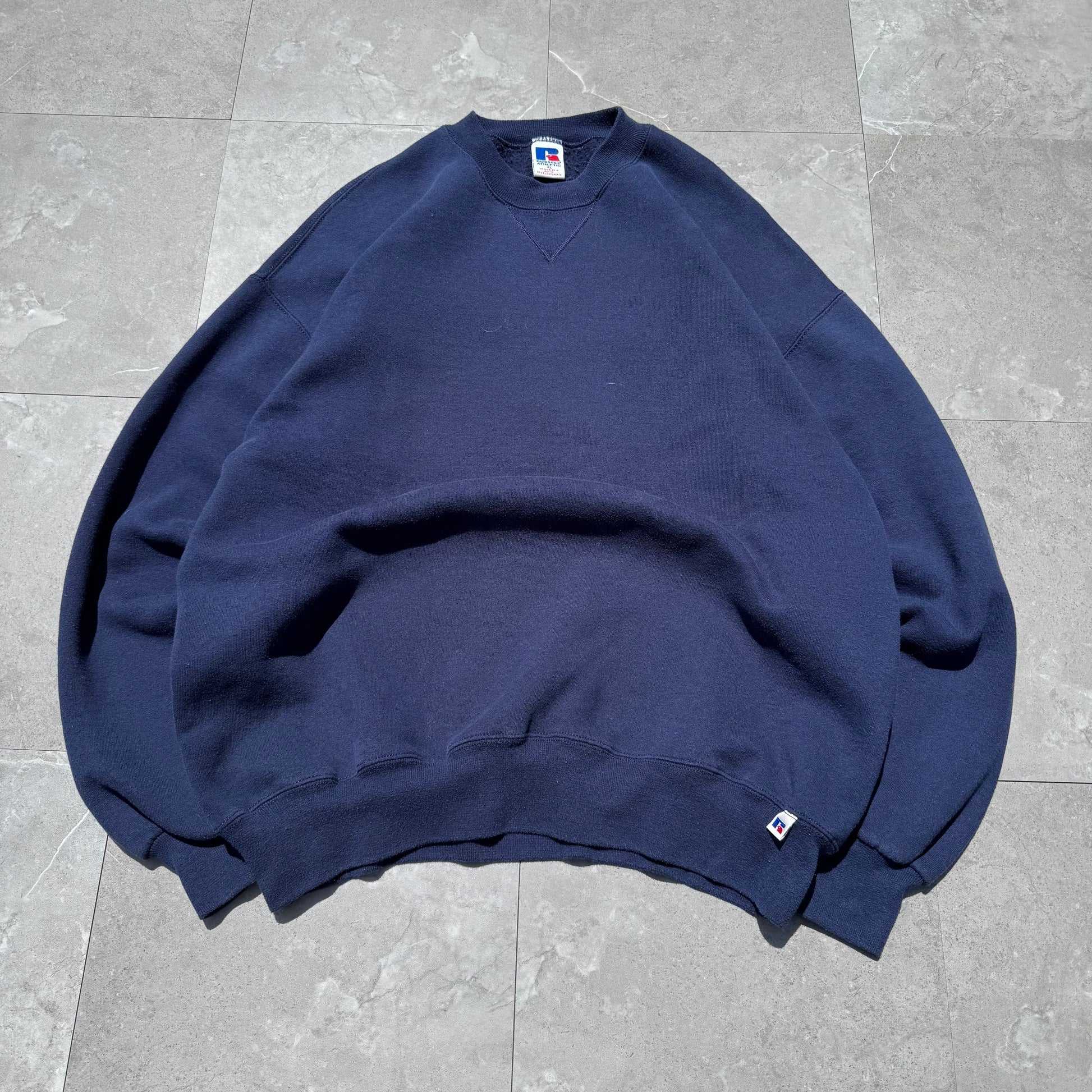 90s Russell Athletic Navy Crewneck Sweatshirt KiiChain Clothing