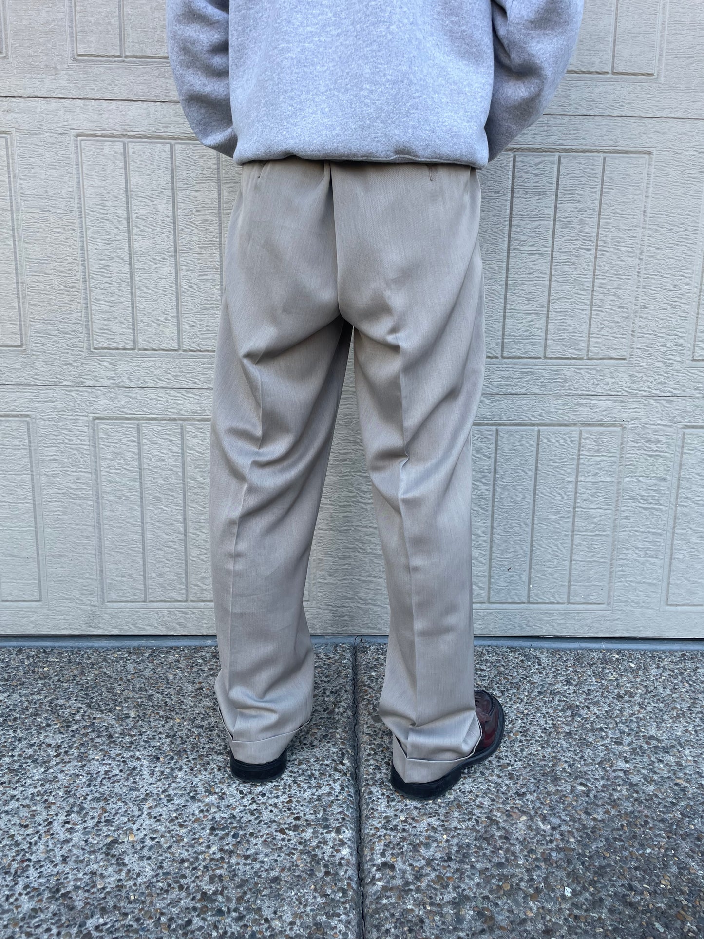 00s Perry Ellis Portfolio Gray/Beige Two-Tuck Pleated Slacks 33x30