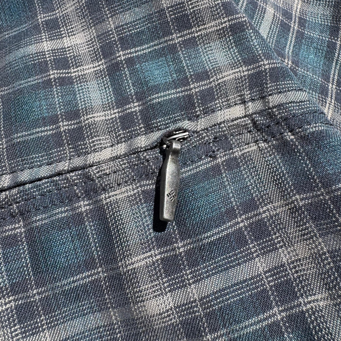 00s Columbia Checkered Zip-Pocket Shirt KiiChain Clothing
