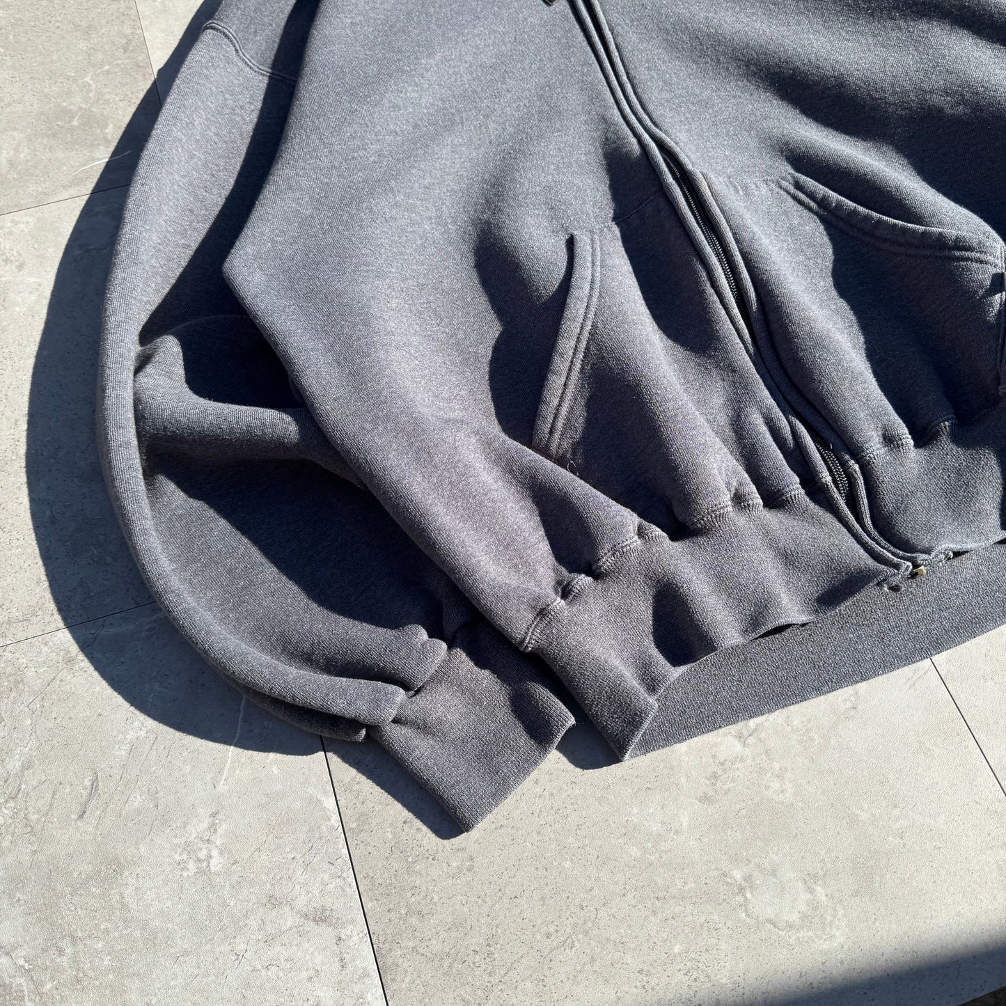 90s Russell Athletic Gray Zip-Up Hoodie KiiChain Clothing