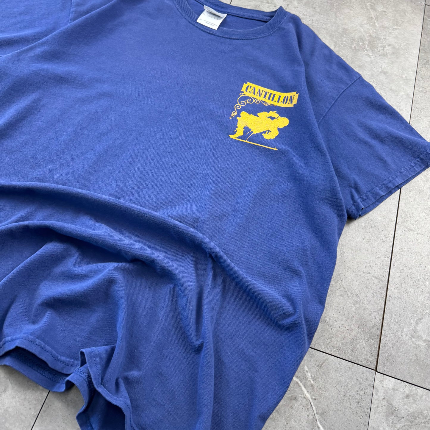 90s-00s Gildan La Guenze Cantillon C’est Bon Blue Graphic T-Shirt