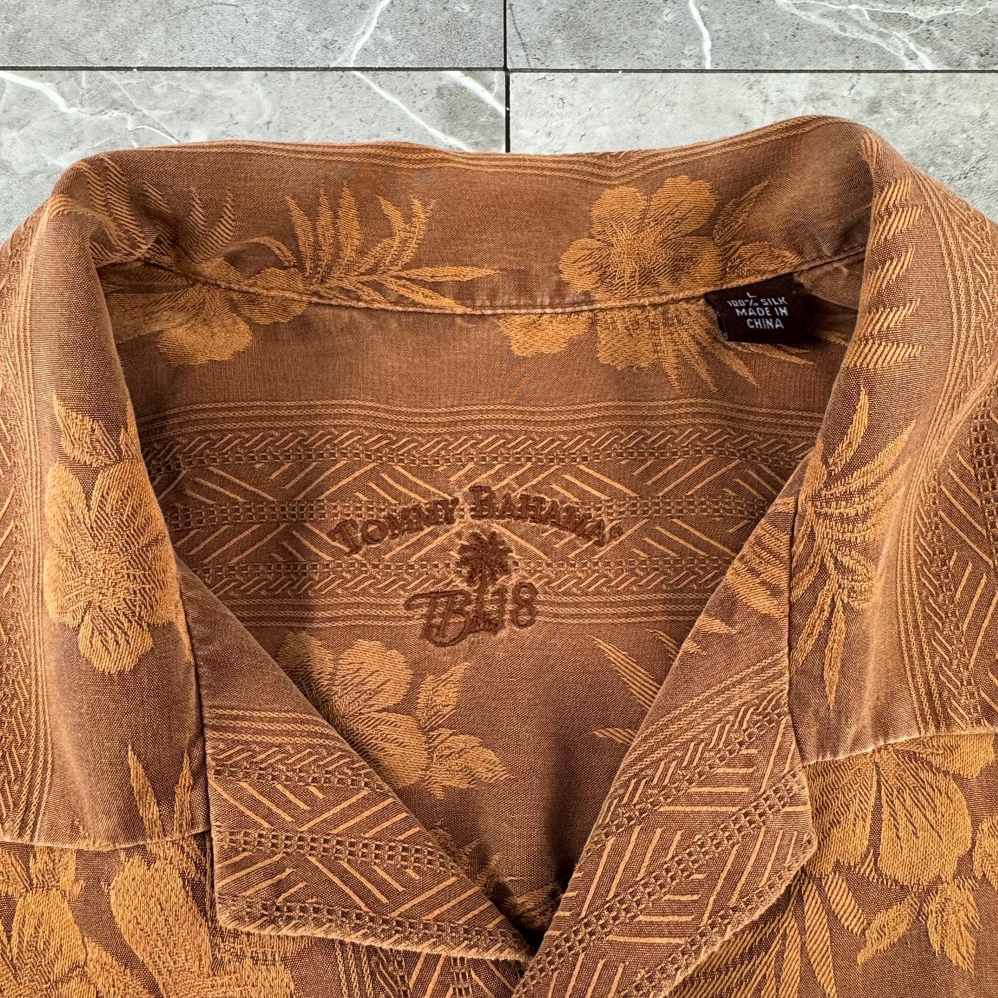 00s~ Tommy Bahama Brown Hibiscus 100% Silk Open Collar Shirt