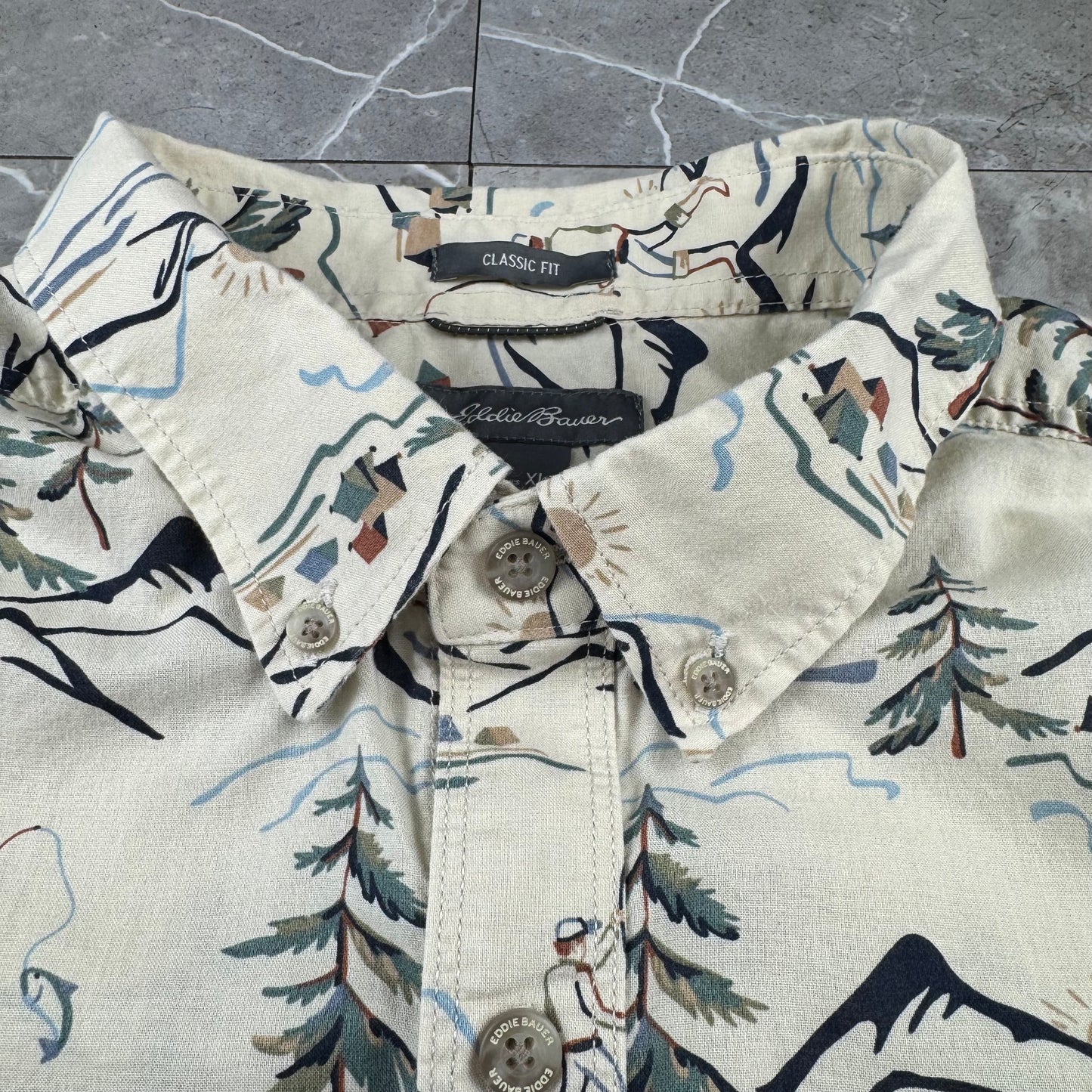 00s~ Eddie Bauer Classic Fit Fishing Graphic Short Sleeve Button Down Shirt