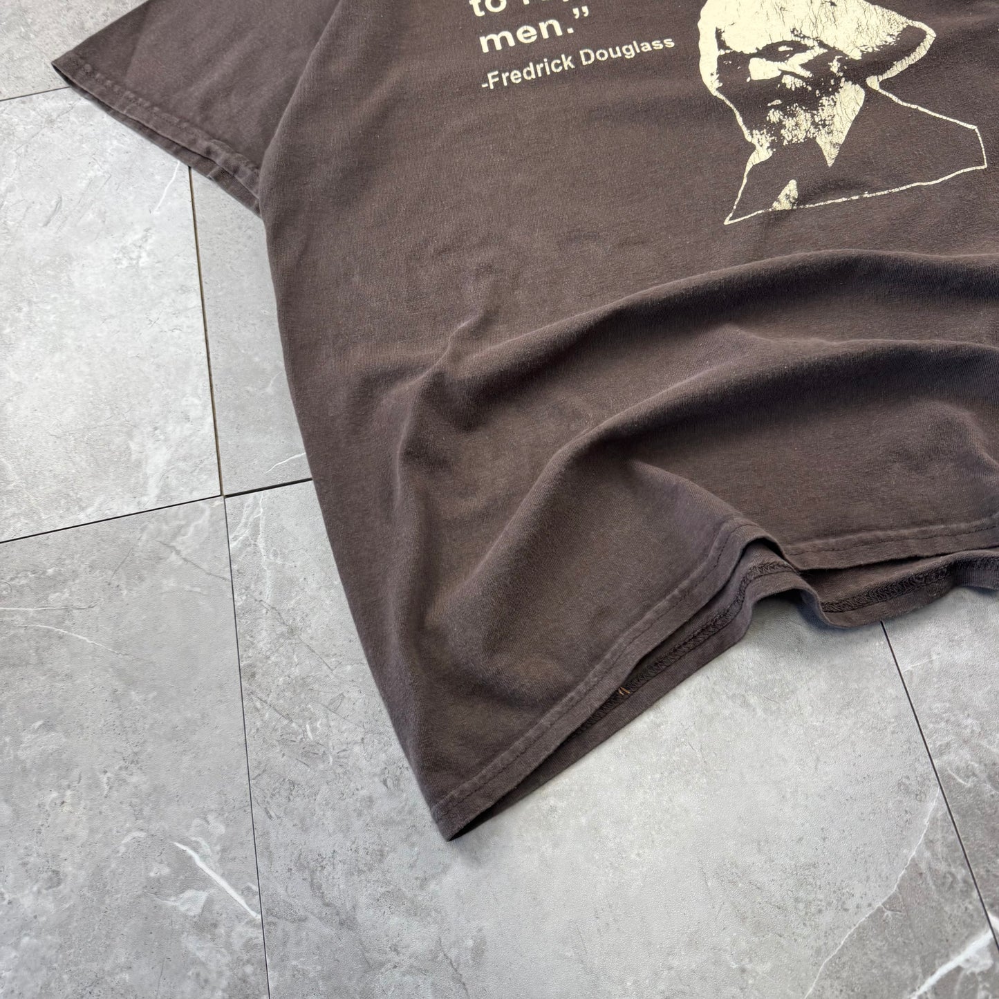 90s-00s Gildan Frederick Douglas Brown Quote Graphic T-Shirt