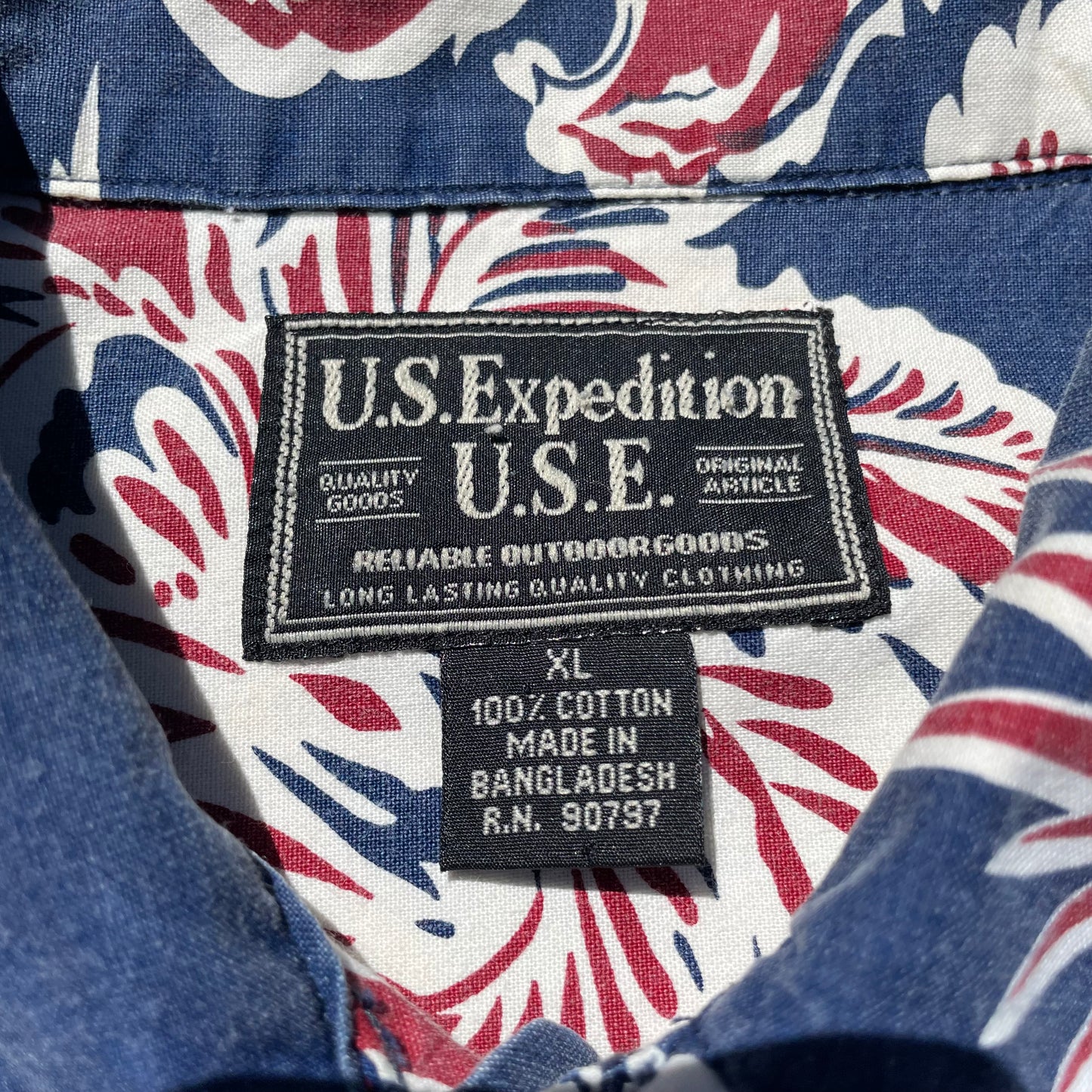 90s-00s US Expedition Faded Floral Hawaiian Shirt