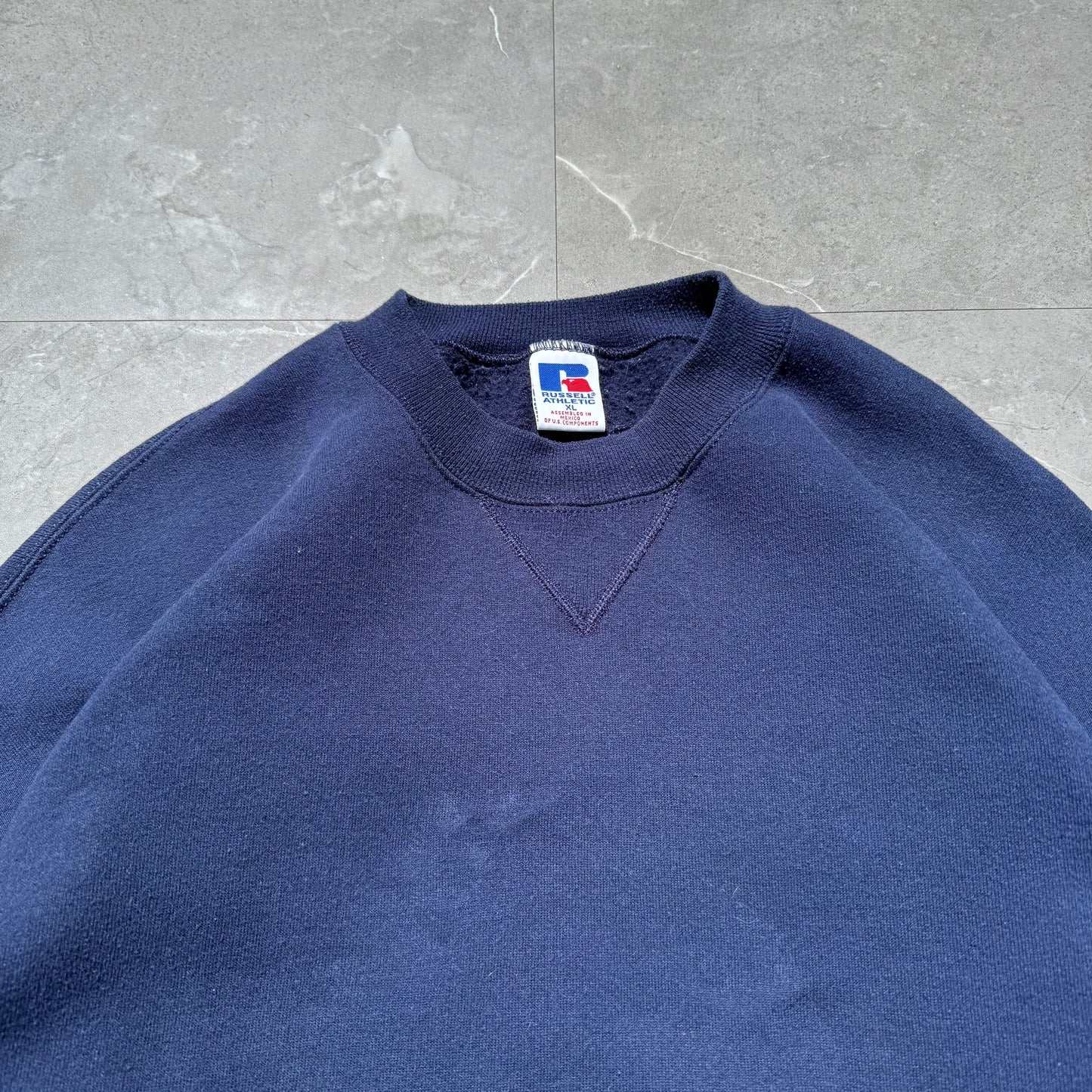 90s Russell Athletic Navy Crewneck Sweatshirt KiiChain Clothing