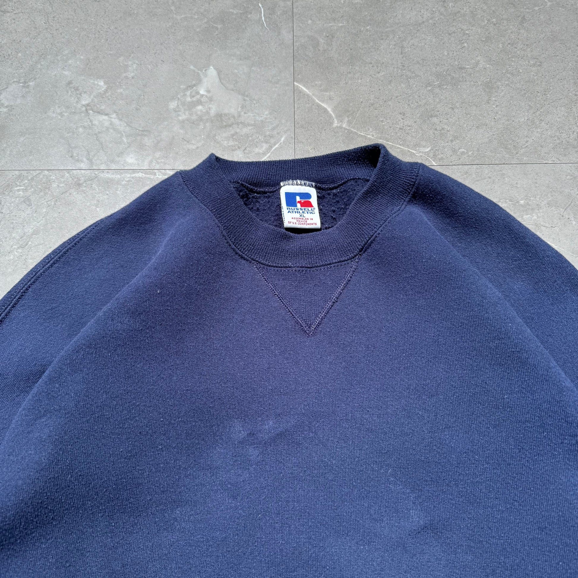 90s Russell Athletic Navy Crewneck Sweatshirt KiiChain Clothing