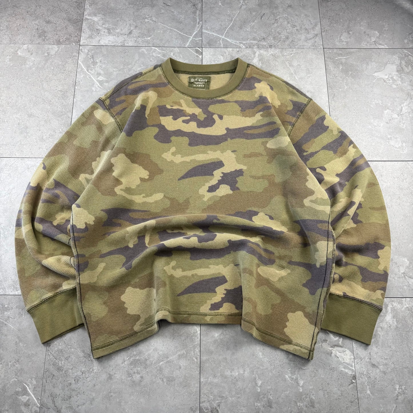 00s Old Navy Camo Long Sleeve Heavyweight Thermal