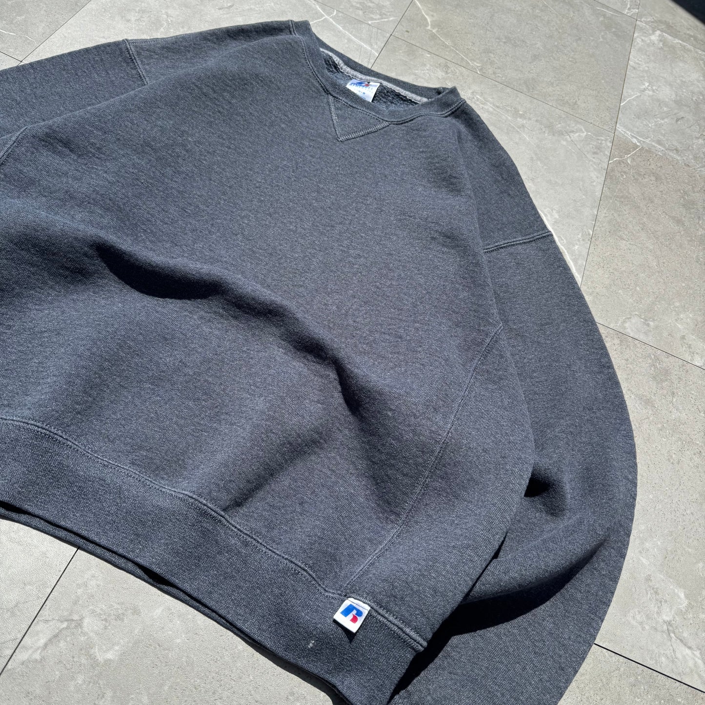 00s Russell Athletic Dark Gray Sweatshirt KiiChain Clothing
