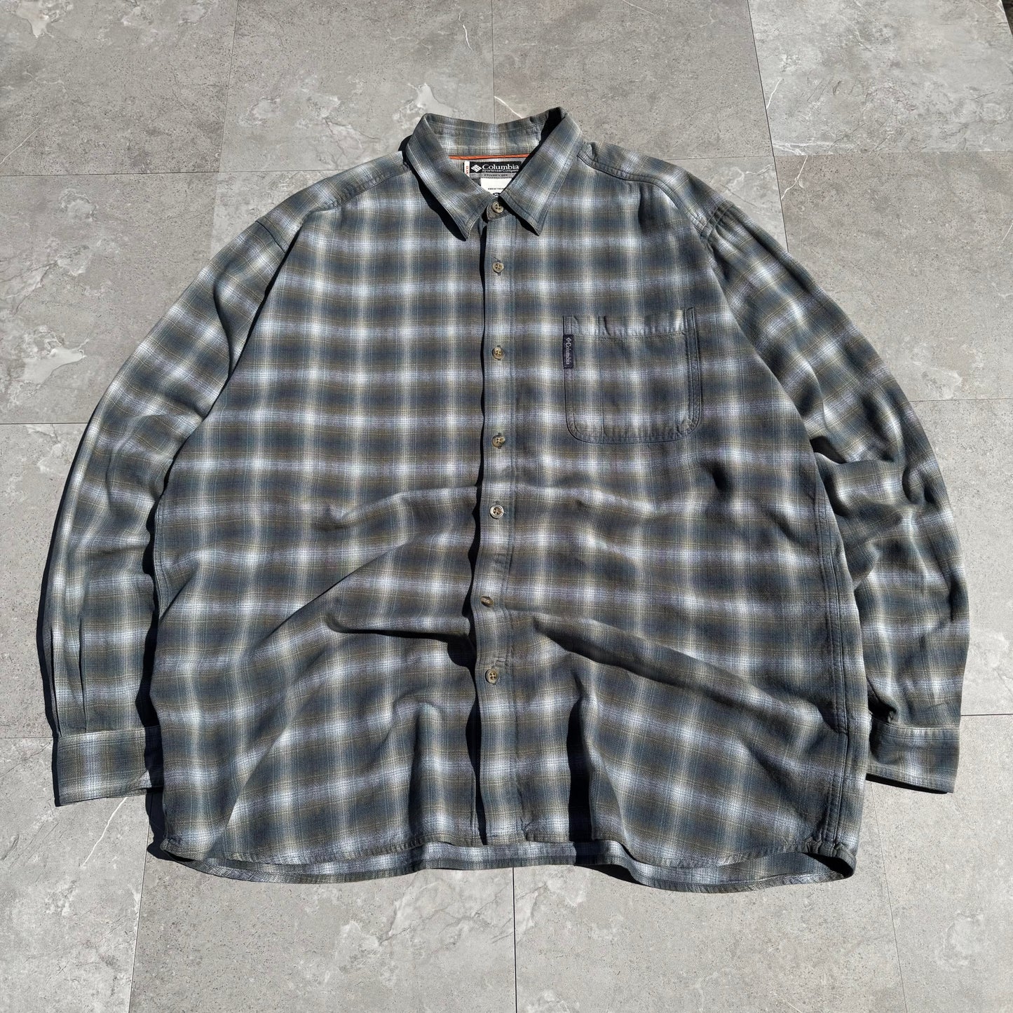 00s Columbia Shadow Checkered Long Sleeve Shirt KiiChain Clothing