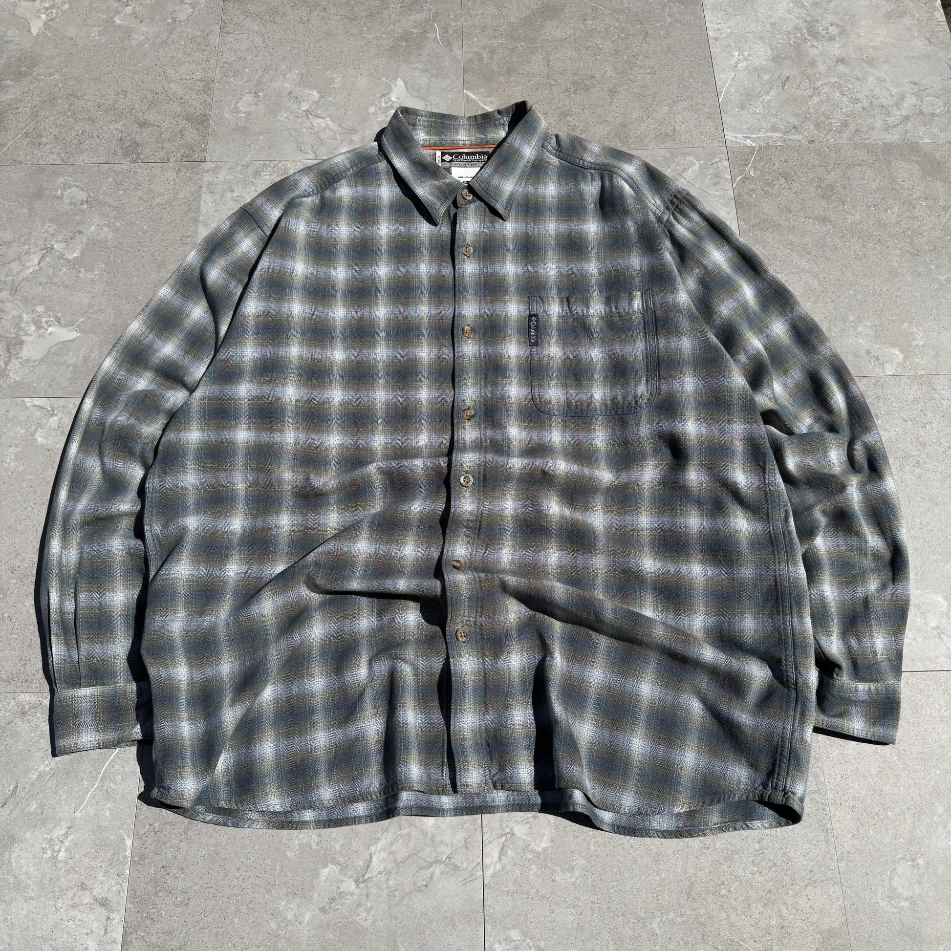 00s Columbia Shadow Checkered Long Sleeve Shirt KiiChain Clothing