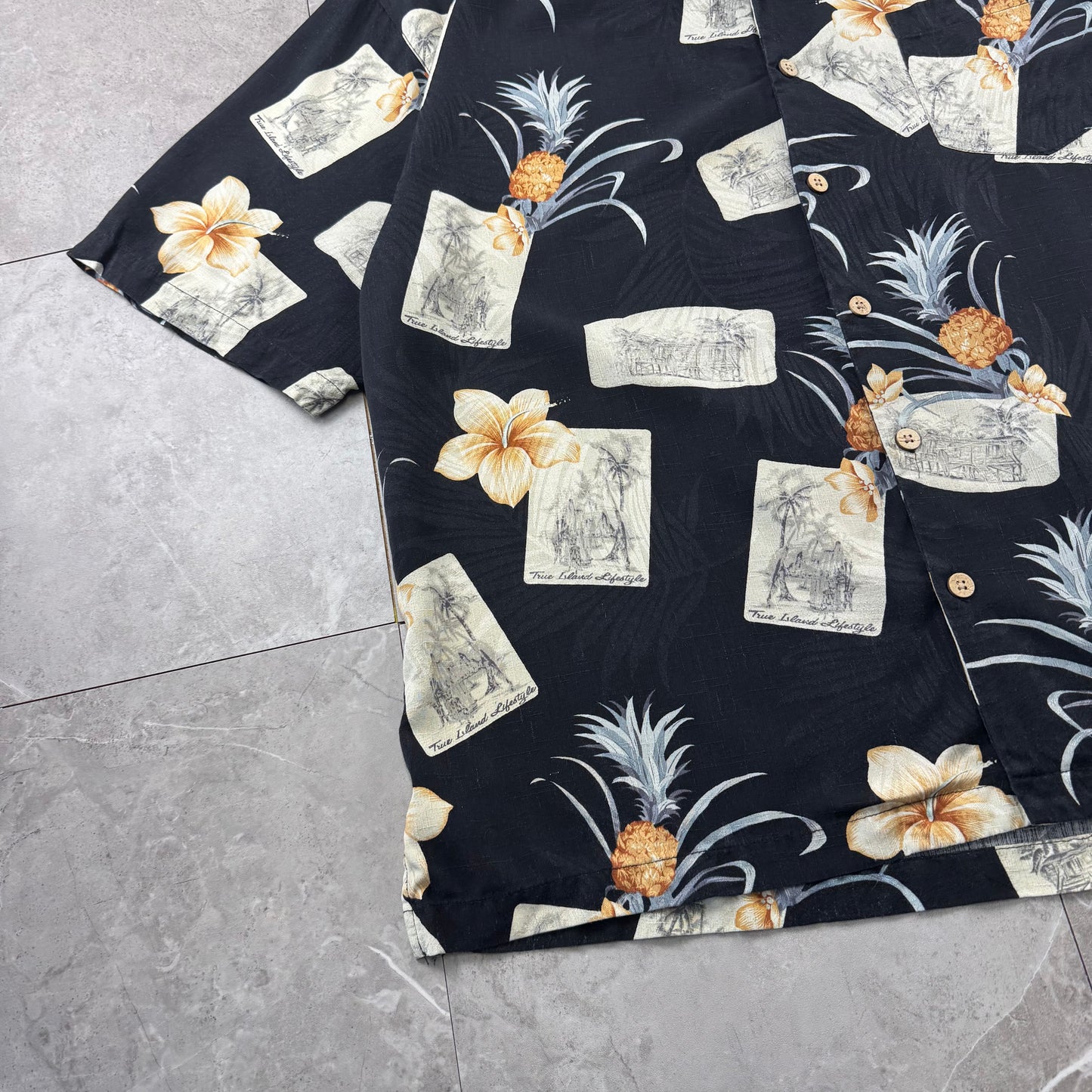 00s Jamaica Jaxx 100% Silk Black Floral Hawaiian Shirt