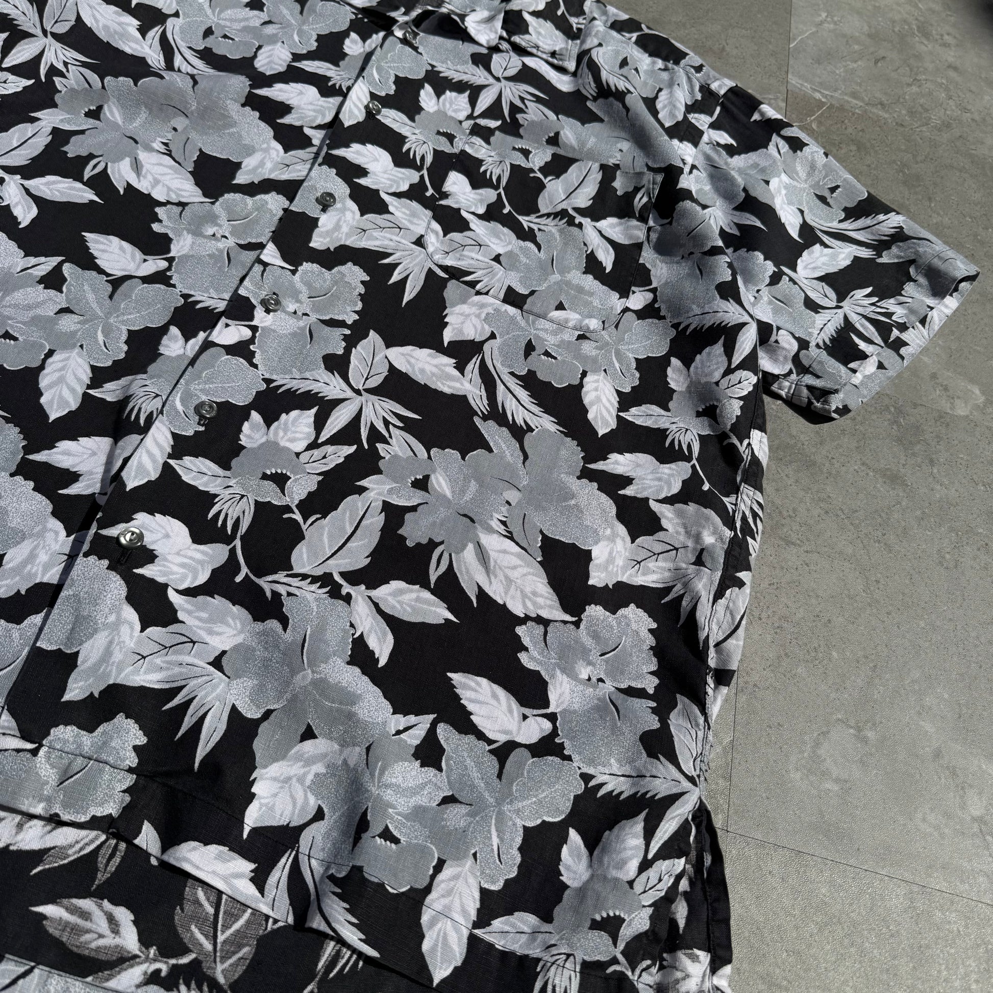 90s-00s Ralph Lauren “Forrest” 100% Linen Black Floral Open Collar Shirt KiiChain Clothing