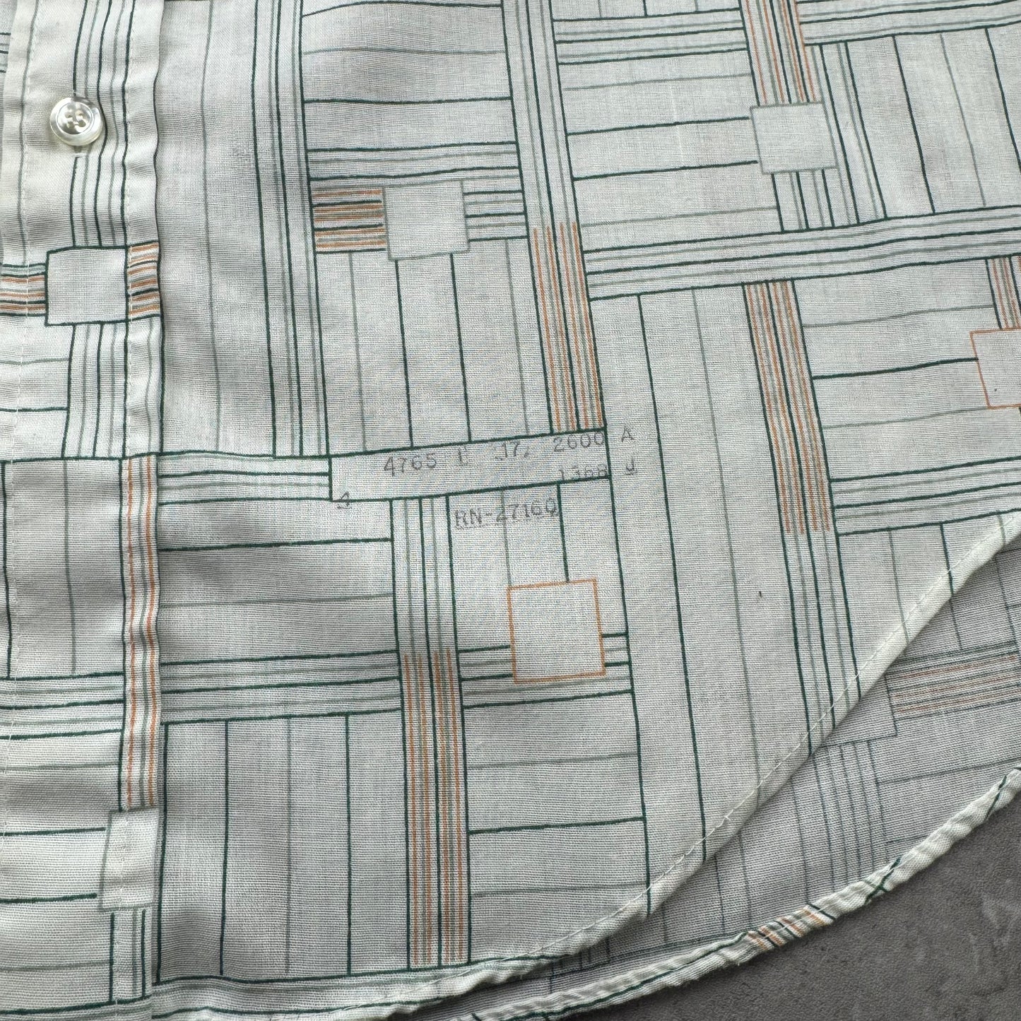 70s-80s JC Penny No Iron Geometric Design Short Sleeve Shirt Size 17