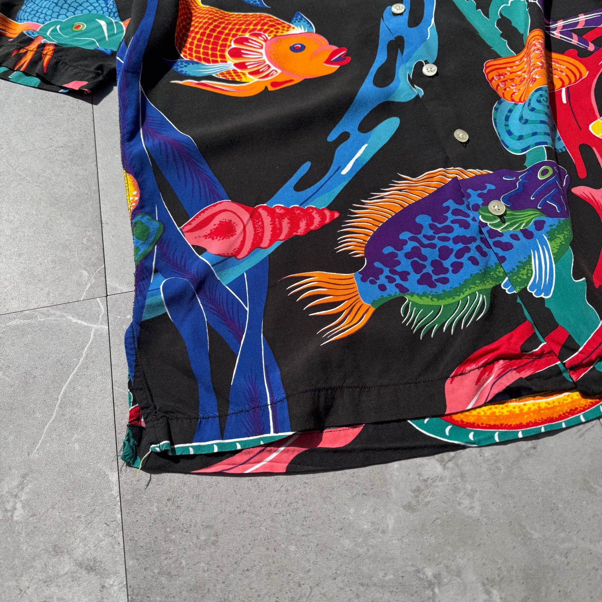 90s-00s Ralph Lauren “Caldwell” 100% Viscose Rare Fish Open Collar Shirt KiiChain Clothing