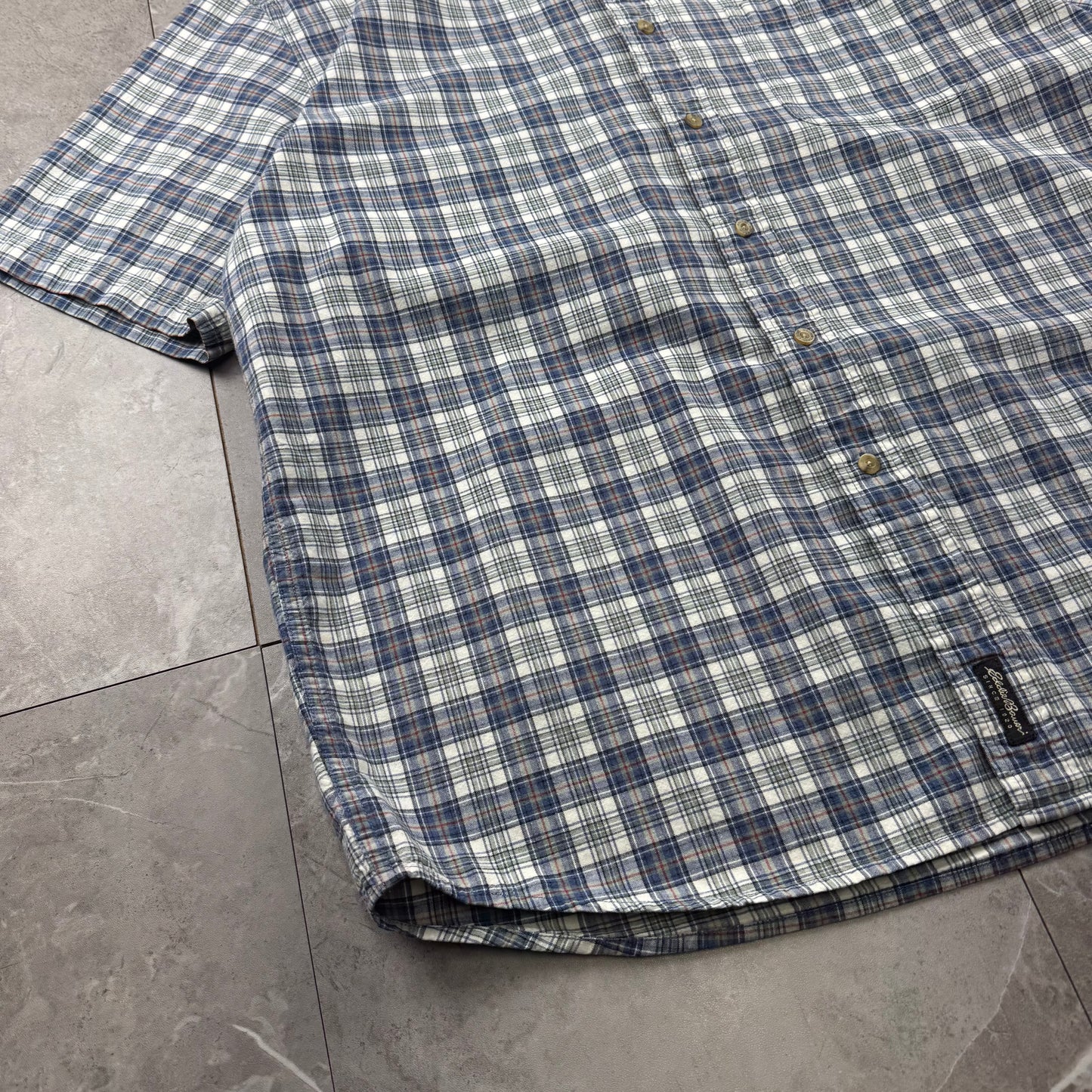 00s Eddie Bauer Blue/White Checkered Button Down Short Sleeve Shirt L