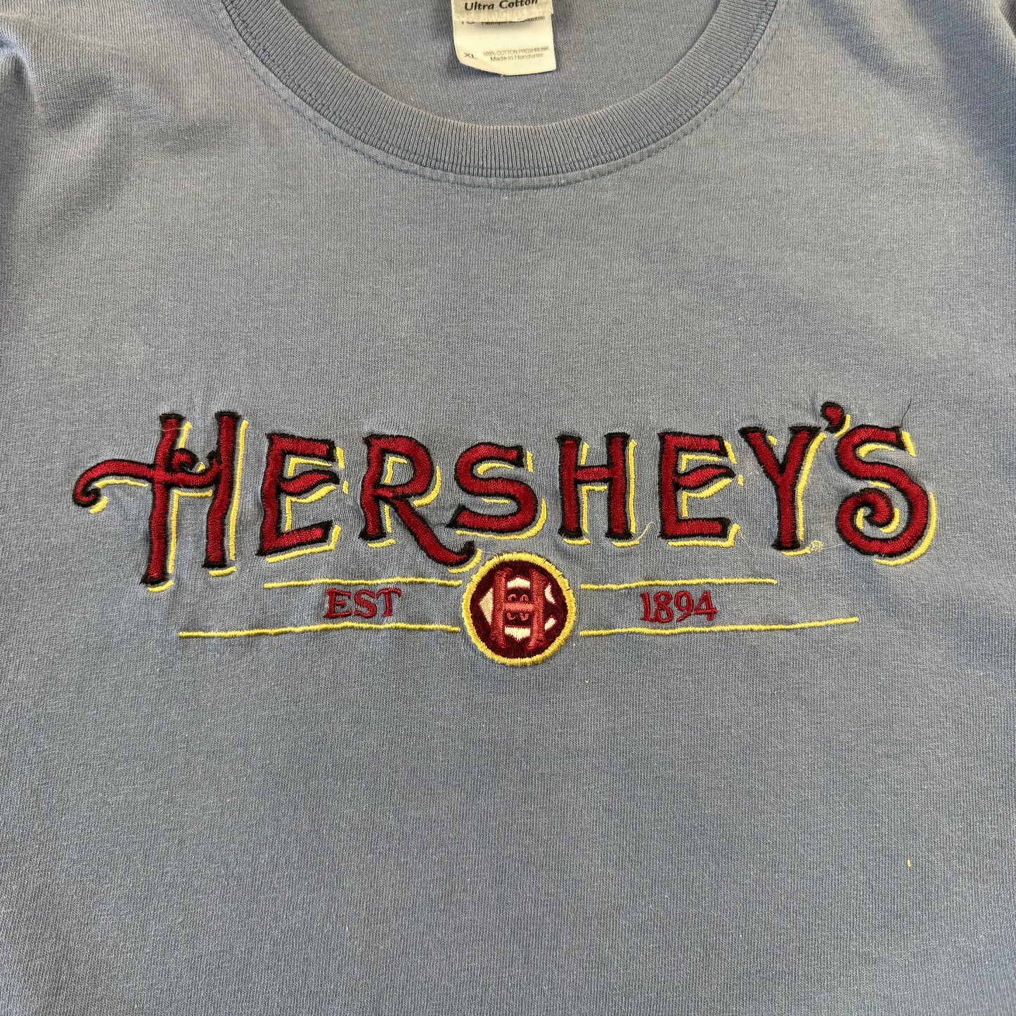 90s-00s Gildan Hershey's Blue Embroidered Logo T-Shirt